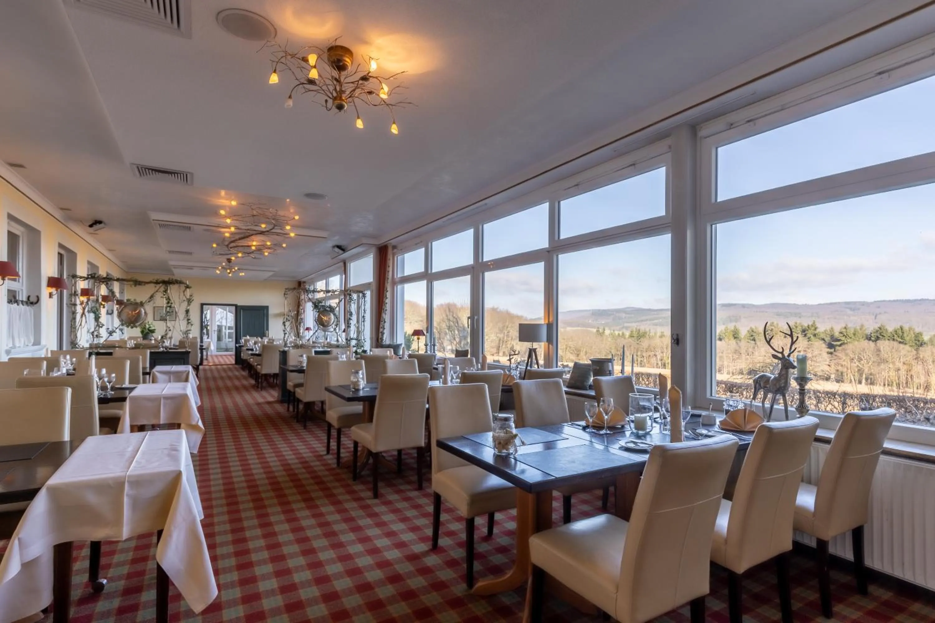 Restaurant/places to eat in Jagdschloss Hotel Niederwald