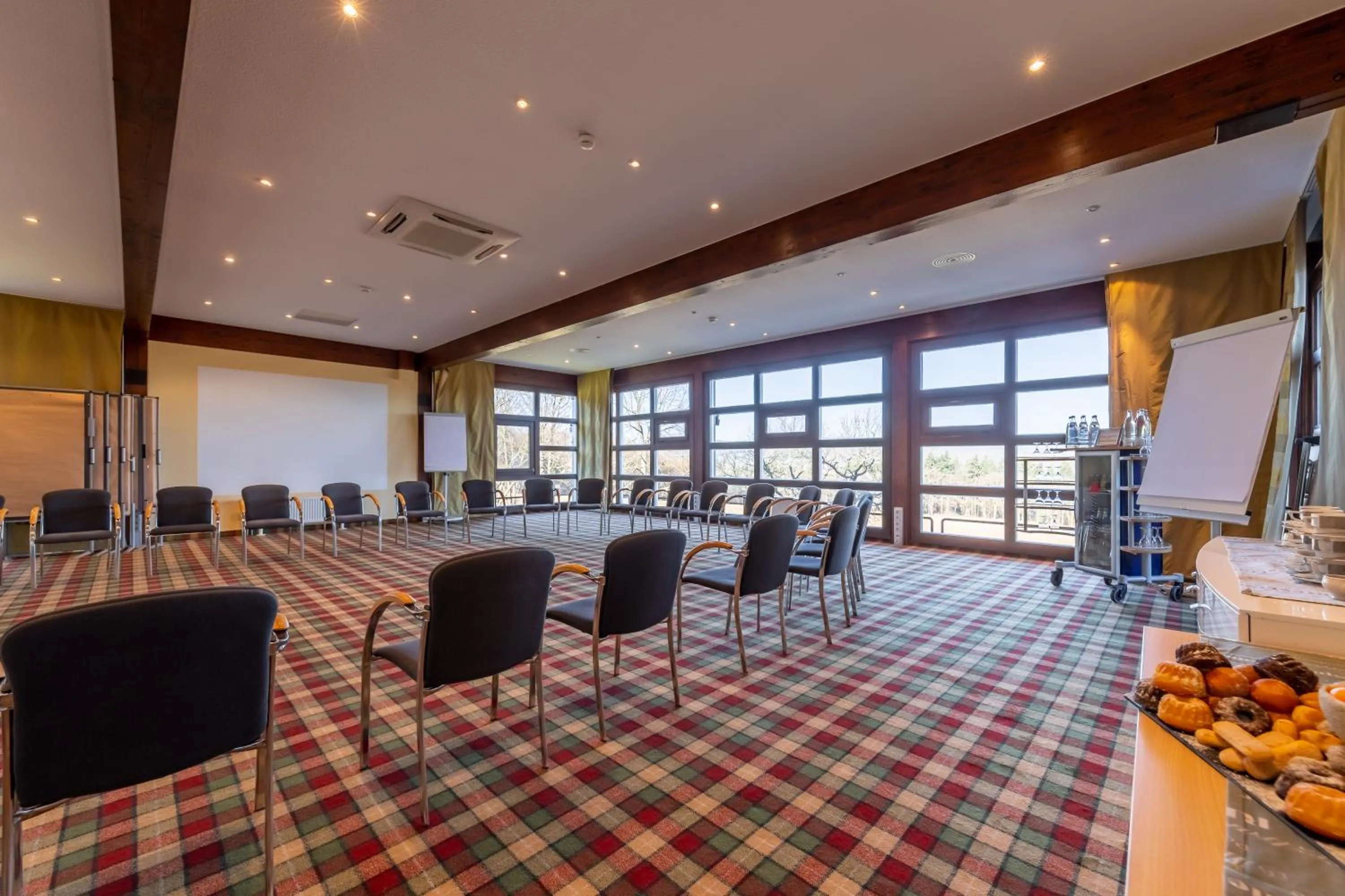 Business facilities in Jagdschloss Hotel Niederwald