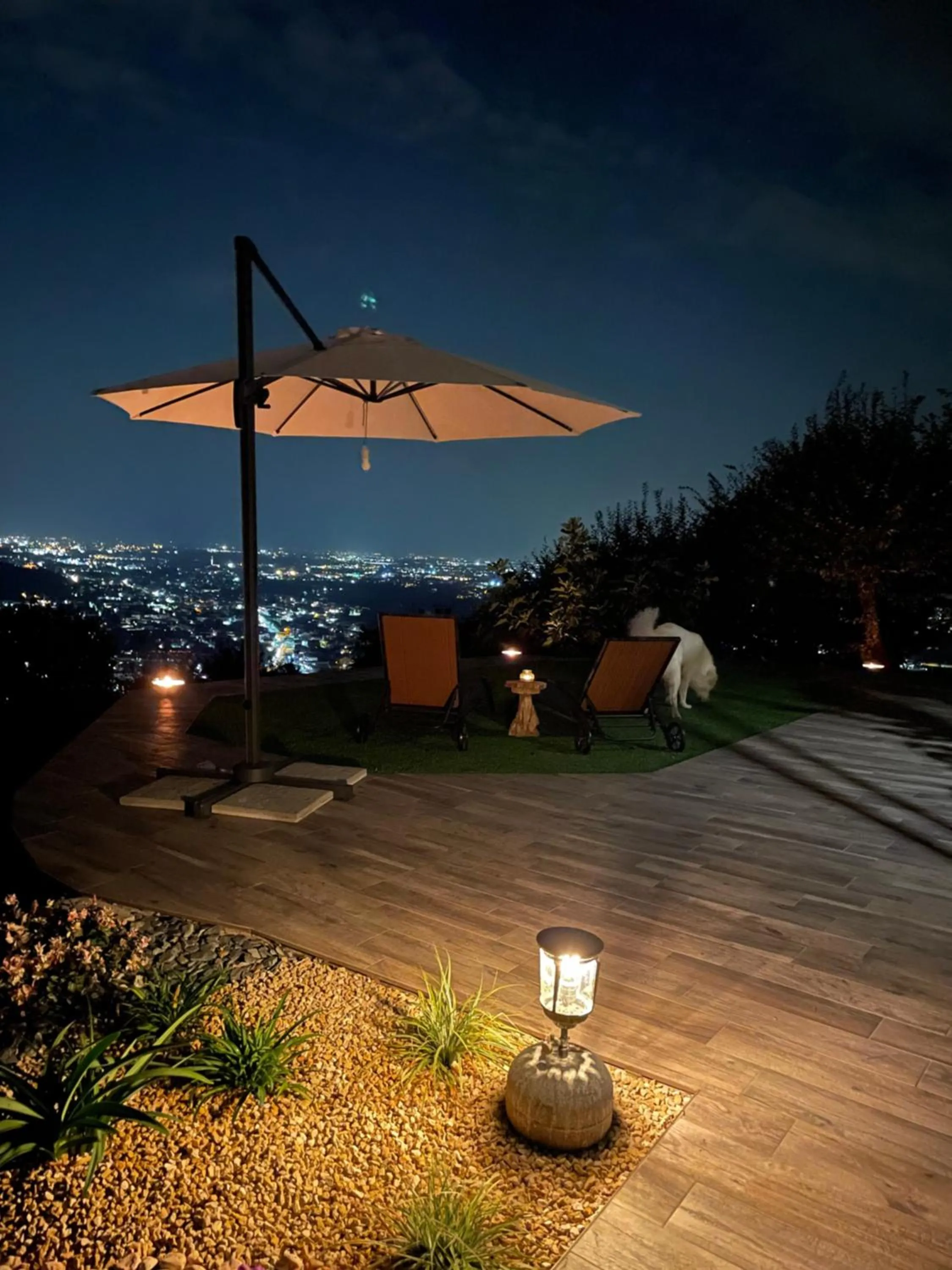 Night in LE LANTERNE