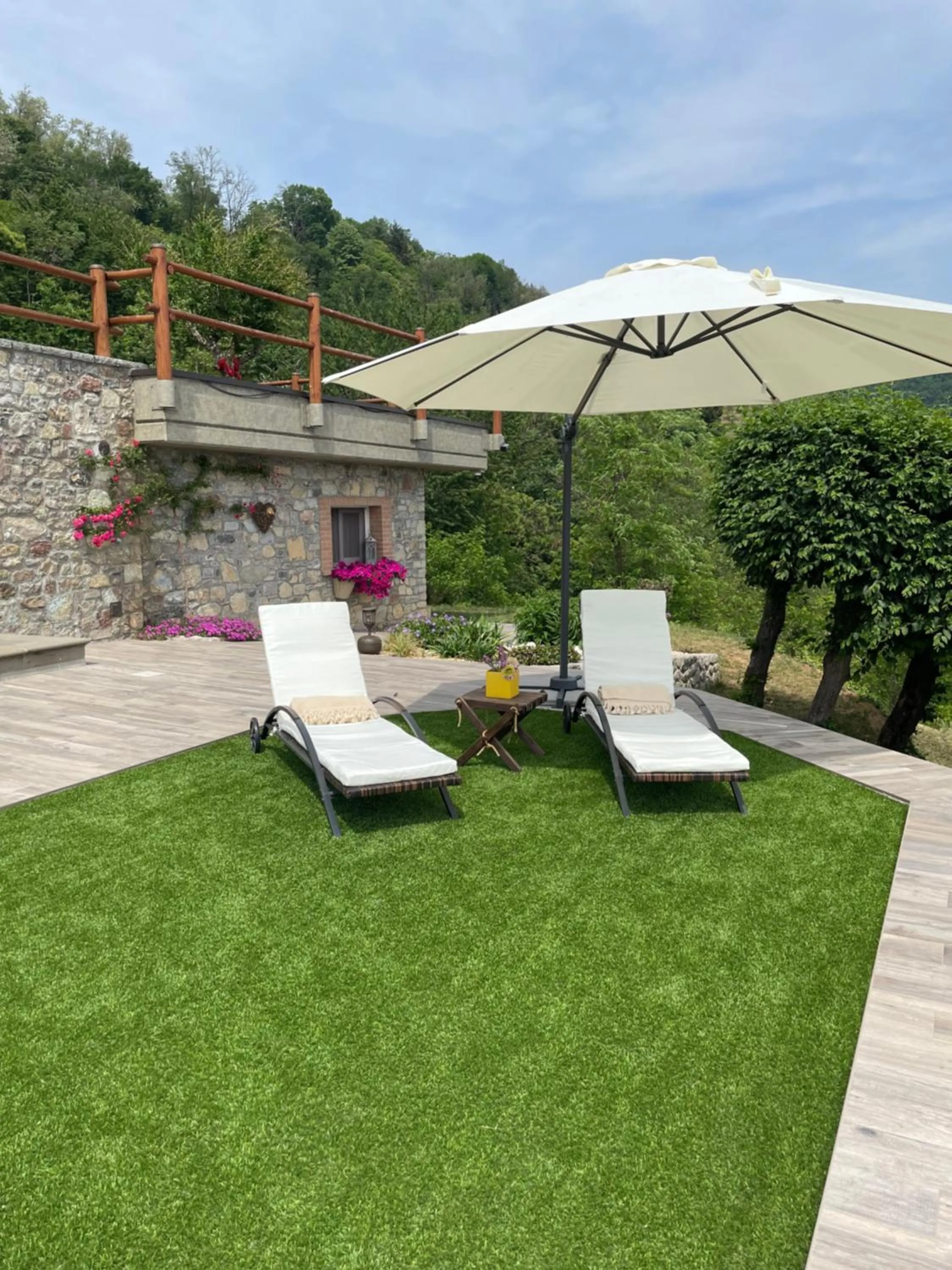 Garden view in LE LANTERNE