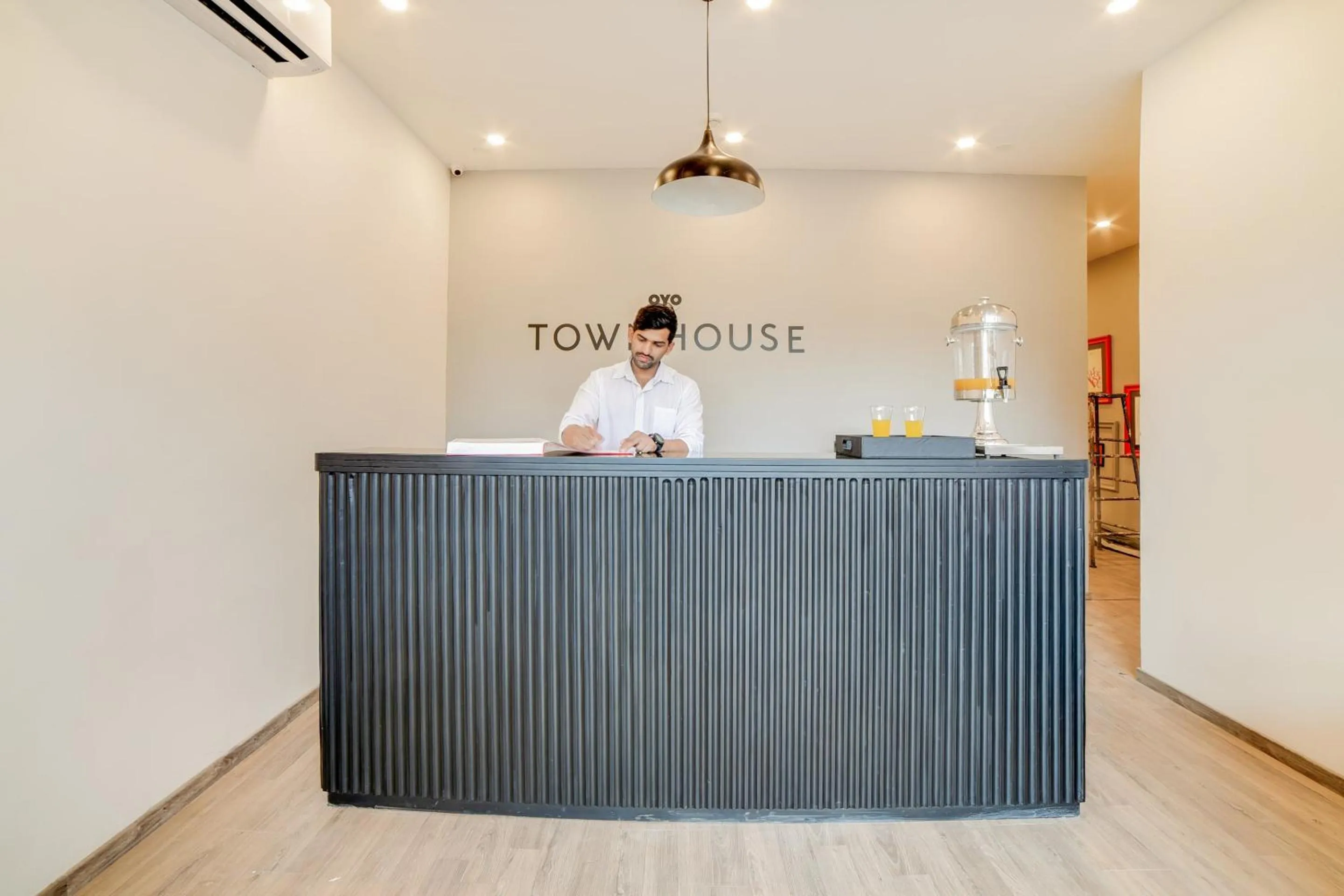 Lobby or reception in Super Townhouse Hosur Main Road Bommanahalli Near Gopalan Innovation Mall