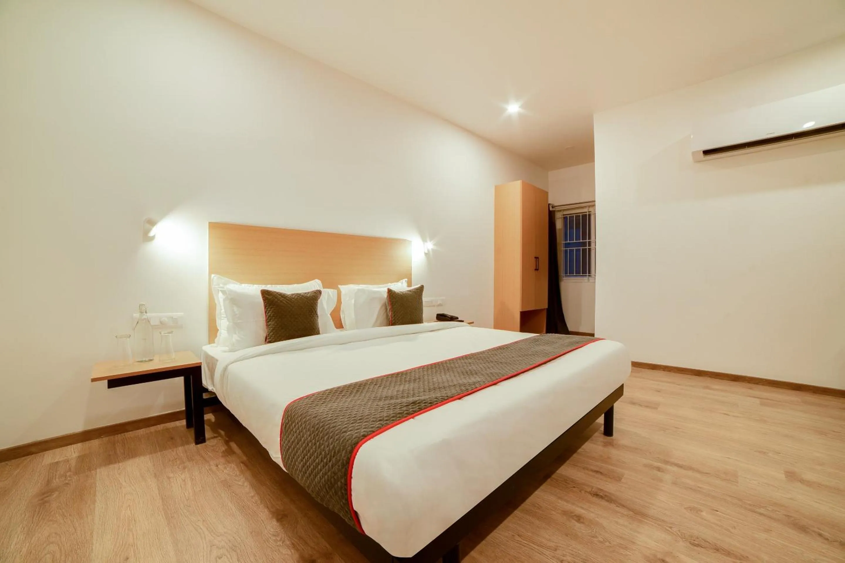 Bedroom, Bed in Super Townhouse Hosur Main Road Bommanahalli Near Gopalan Innovation Mall