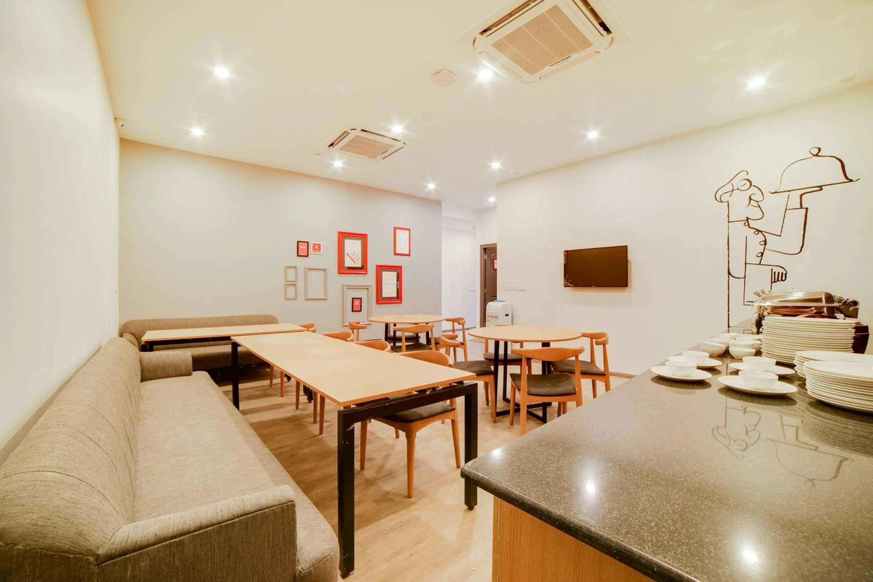 Restaurant/places to eat in Super Townhouse Hosur Main Road Bommanahalli Near Gopalan Innovation Mall