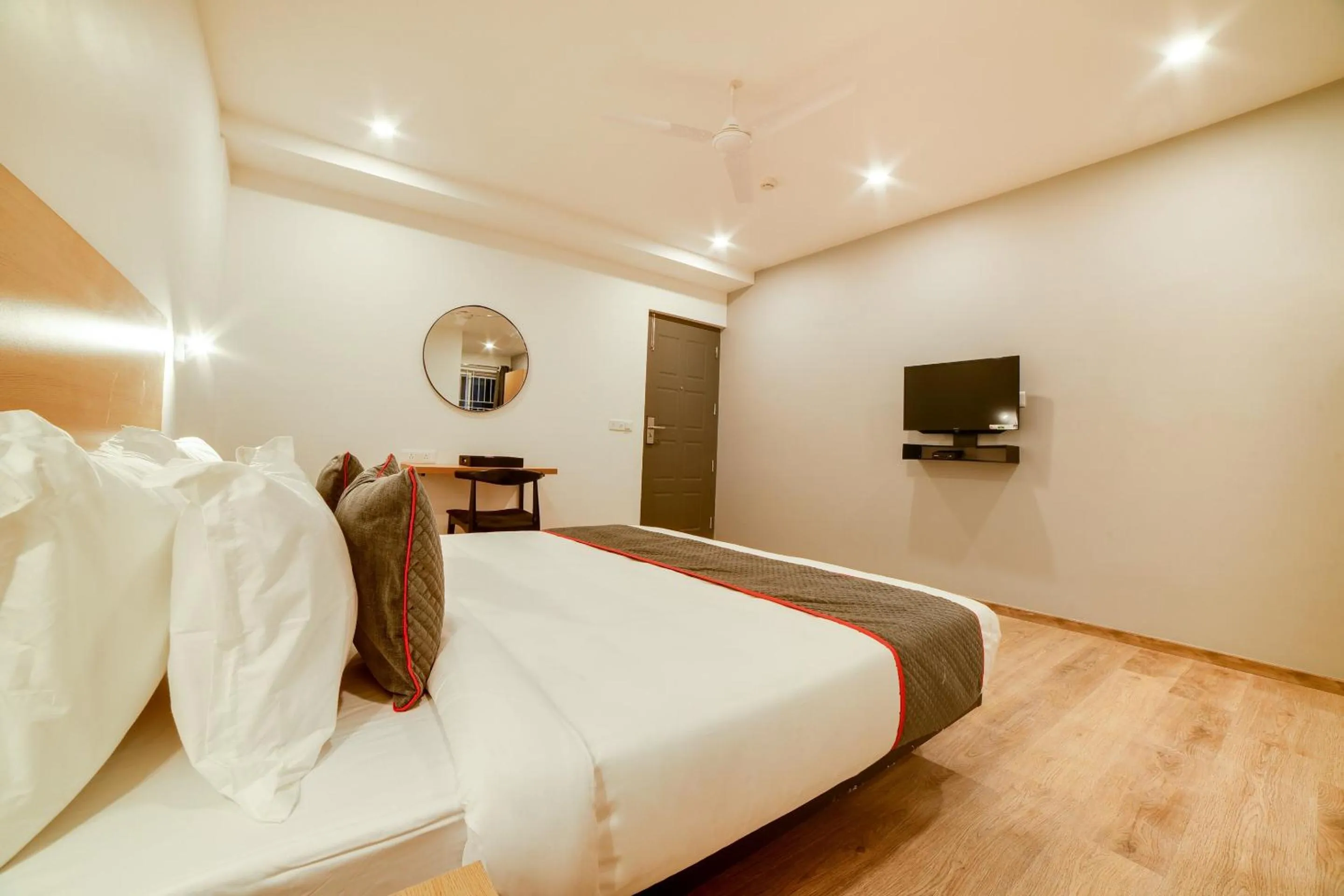 Bedroom, Bed in Super Townhouse Hosur Main Road Bommanahalli Near Gopalan Innovation Mall