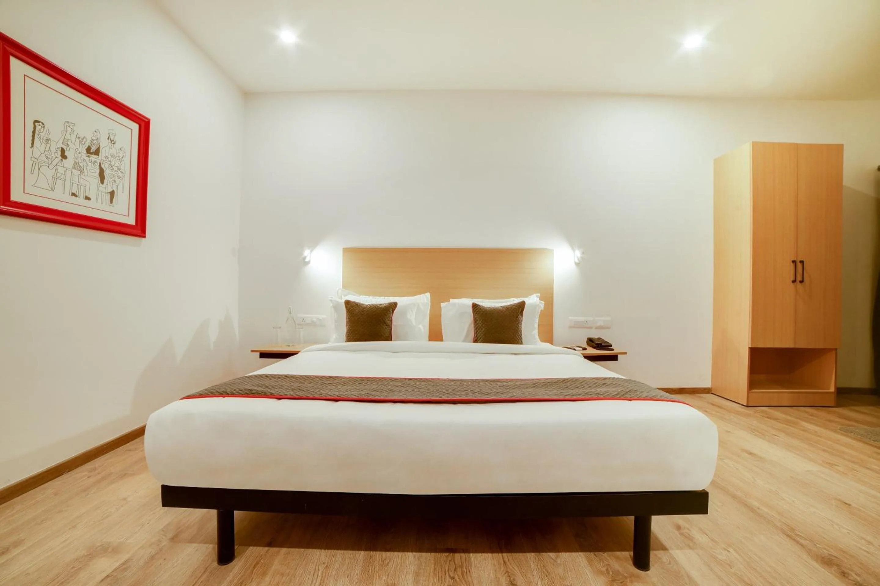 Bedroom, Bed in Super Townhouse Hosur Main Road Bommanahalli Near Gopalan Innovation Mall