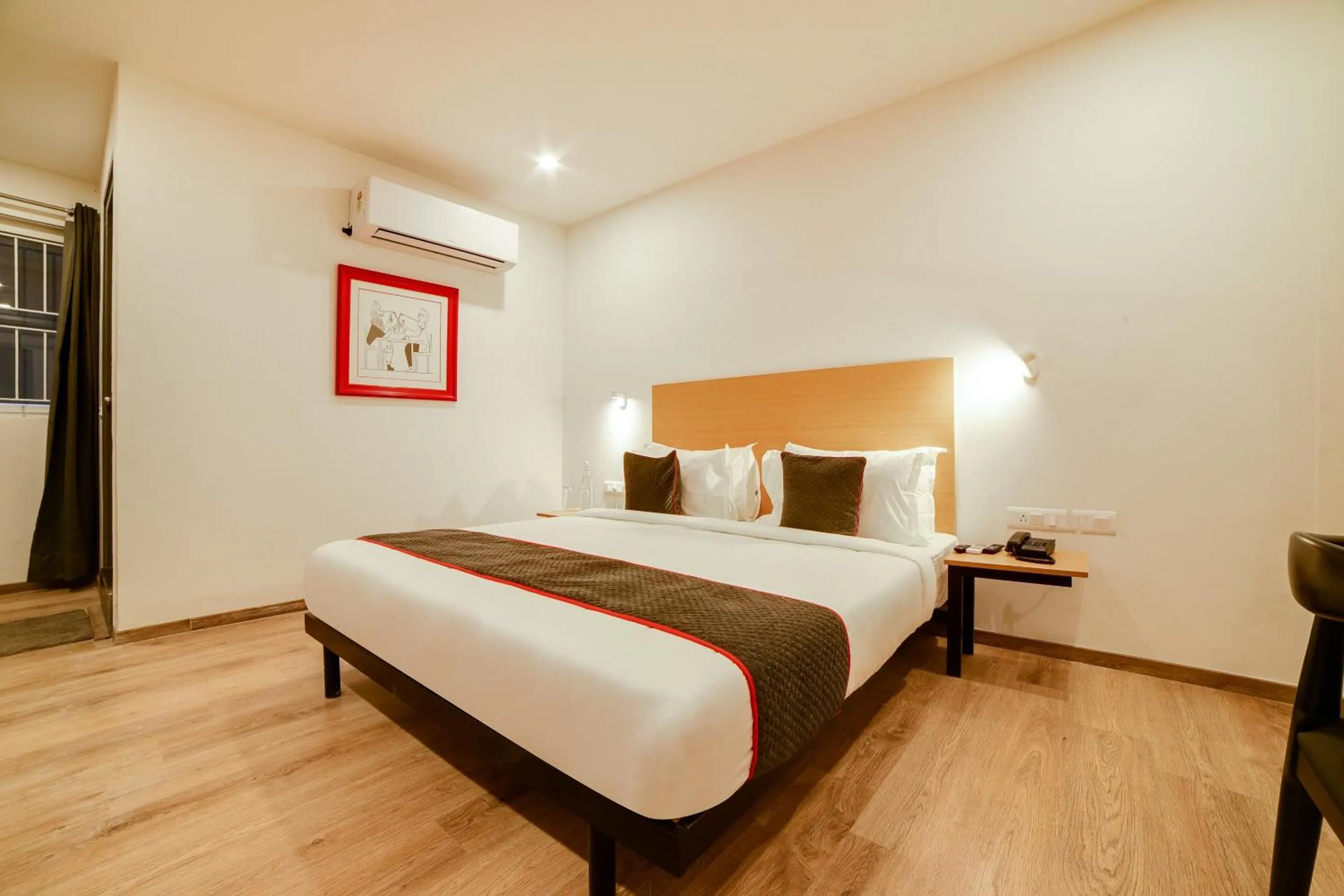 Bedroom, Bed in Super Townhouse Hosur Main Road Bommanahalli Near Gopalan Innovation Mall