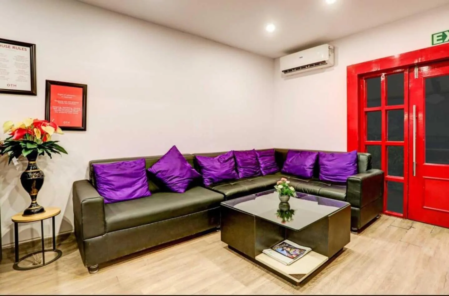 Lobby or reception in Super Townhouse Swain Heritage