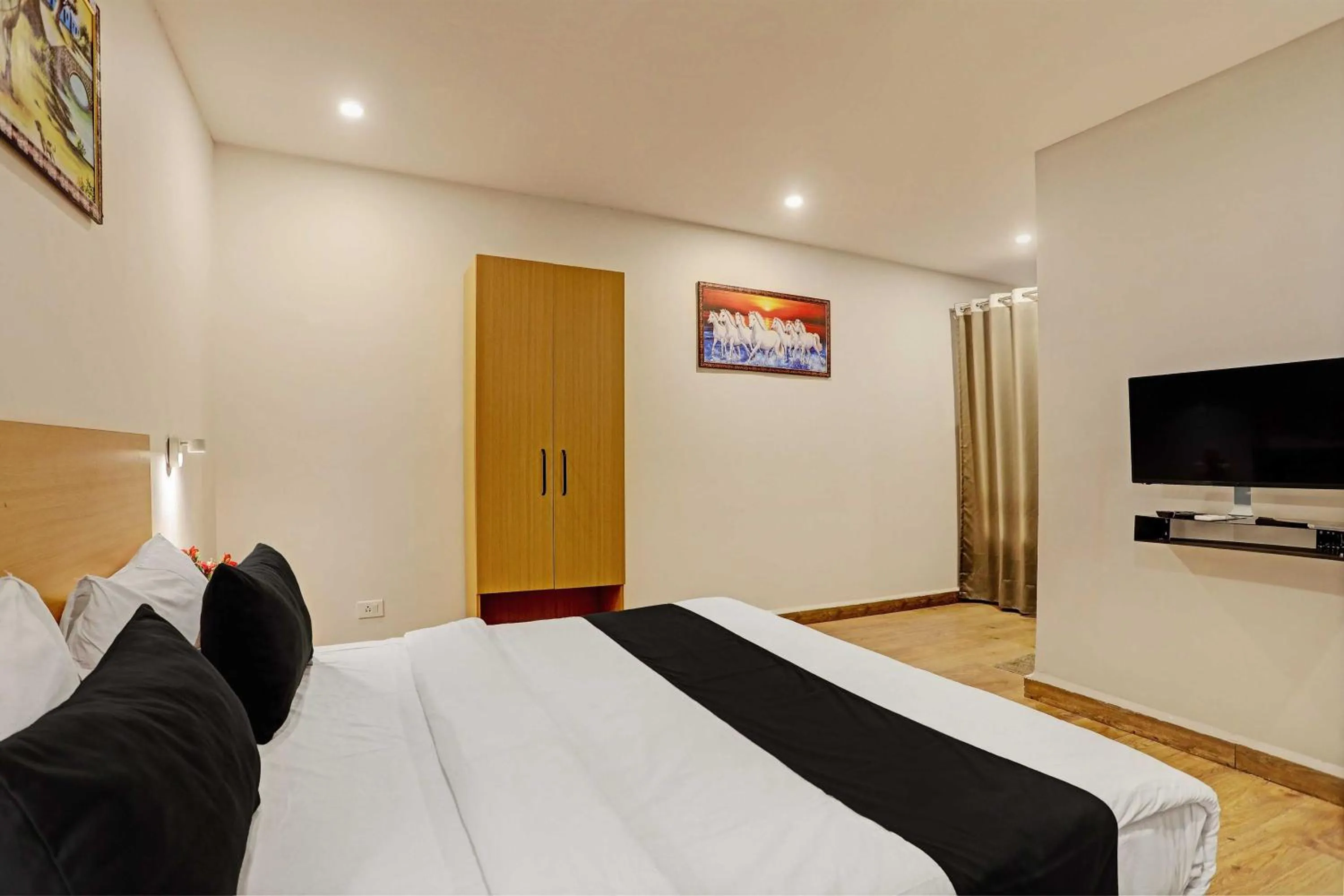 Bedroom, Bed in Super Townhouse Swain Heritage