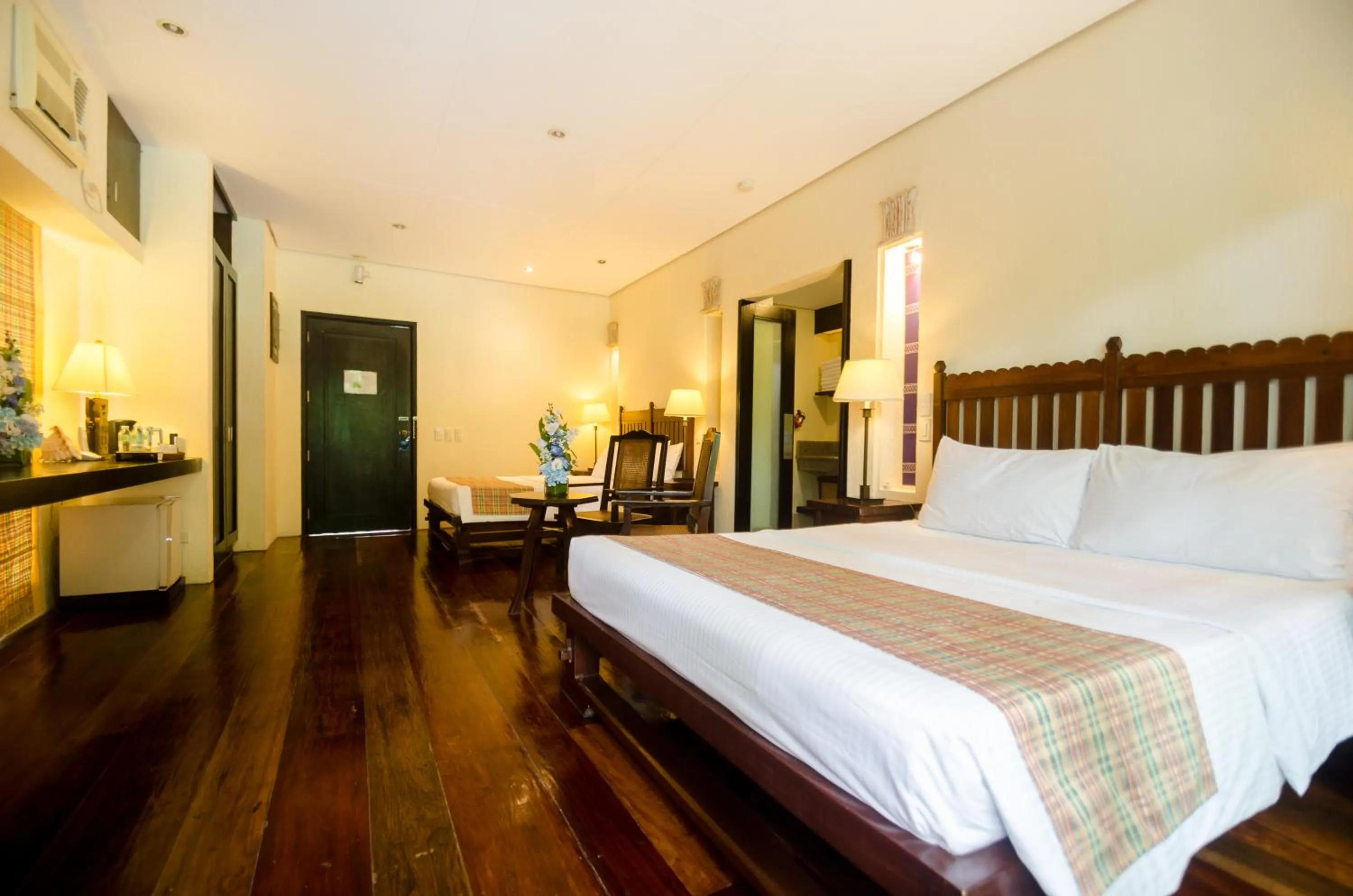 Photo of the whole room, Bed in Sea Wind Resort