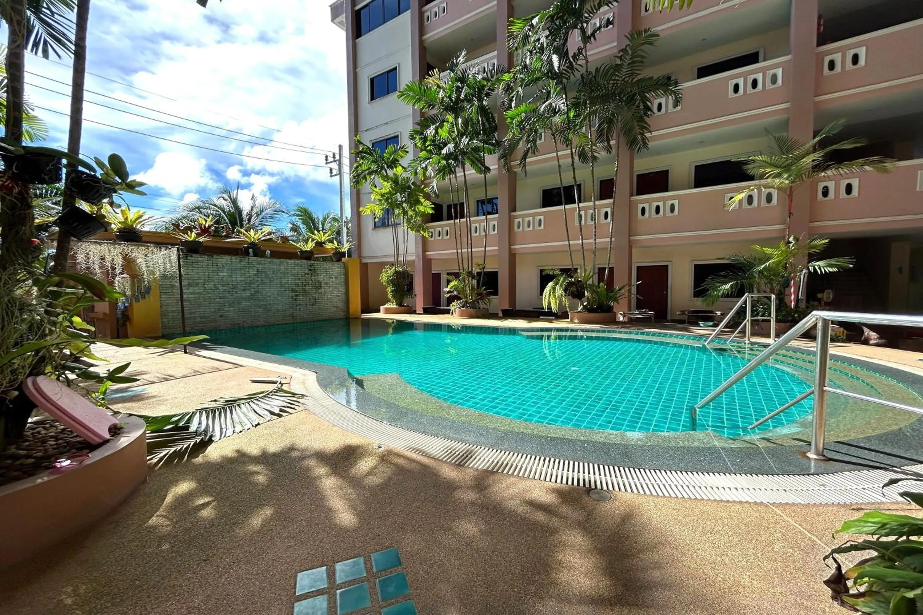 Pool view in SB Park Mansion