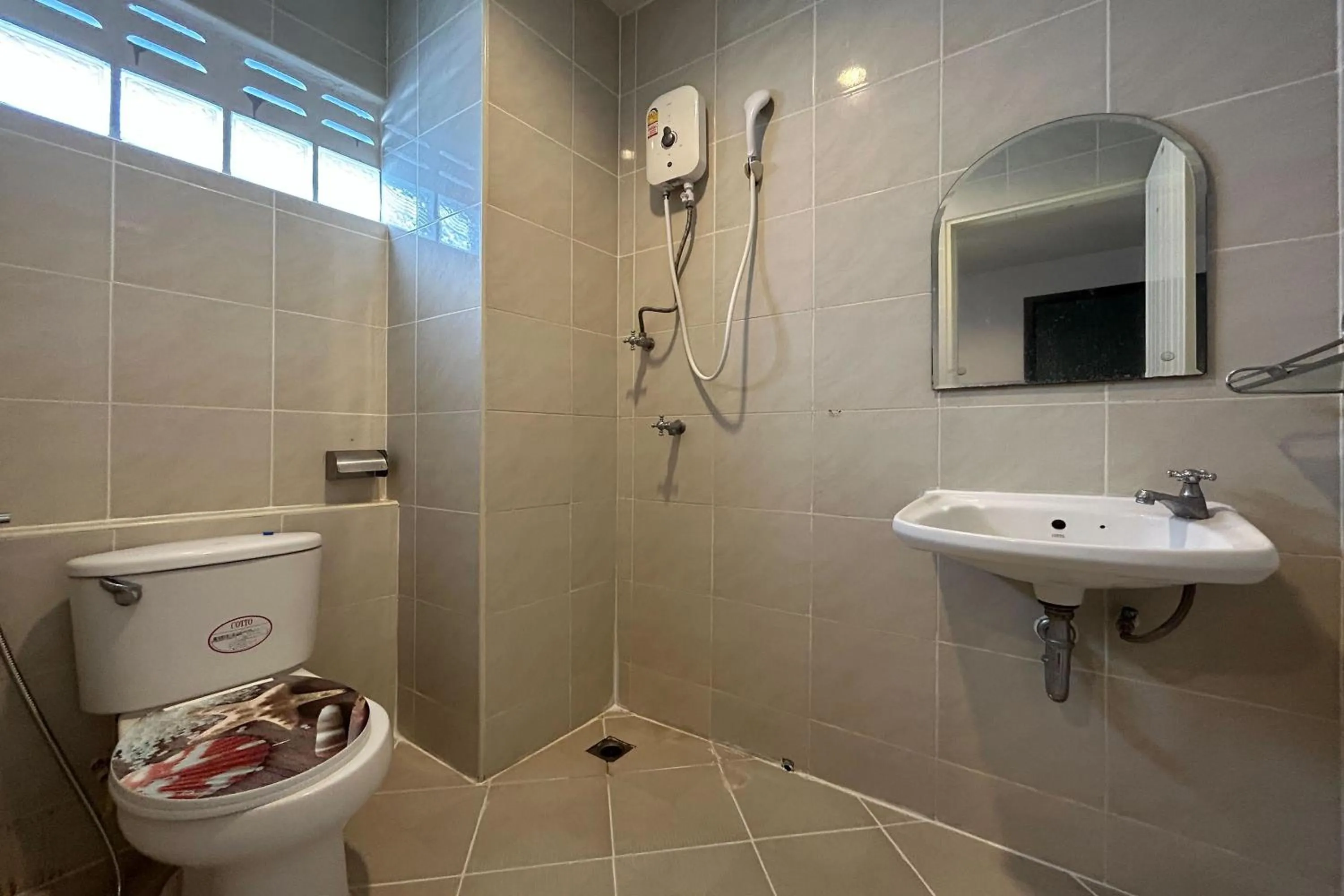 Shower in SB Park Mansion