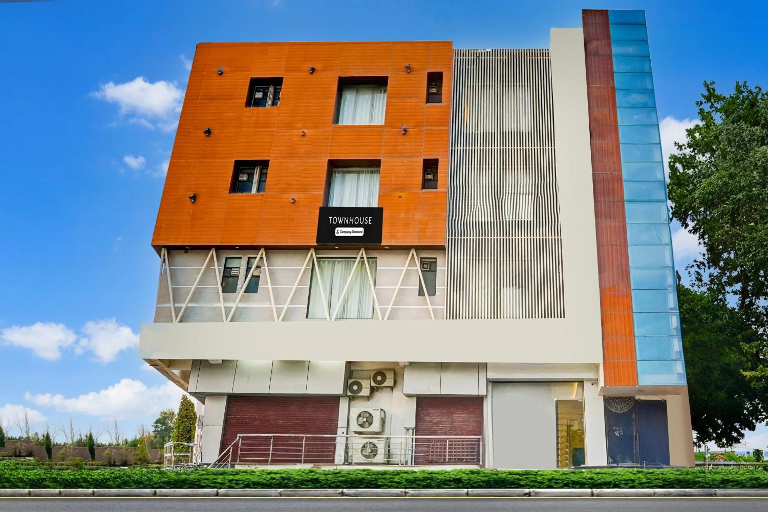 Facade/entrance in Super Townhouse Jagatpura Formerly Hotel Soft Patel
