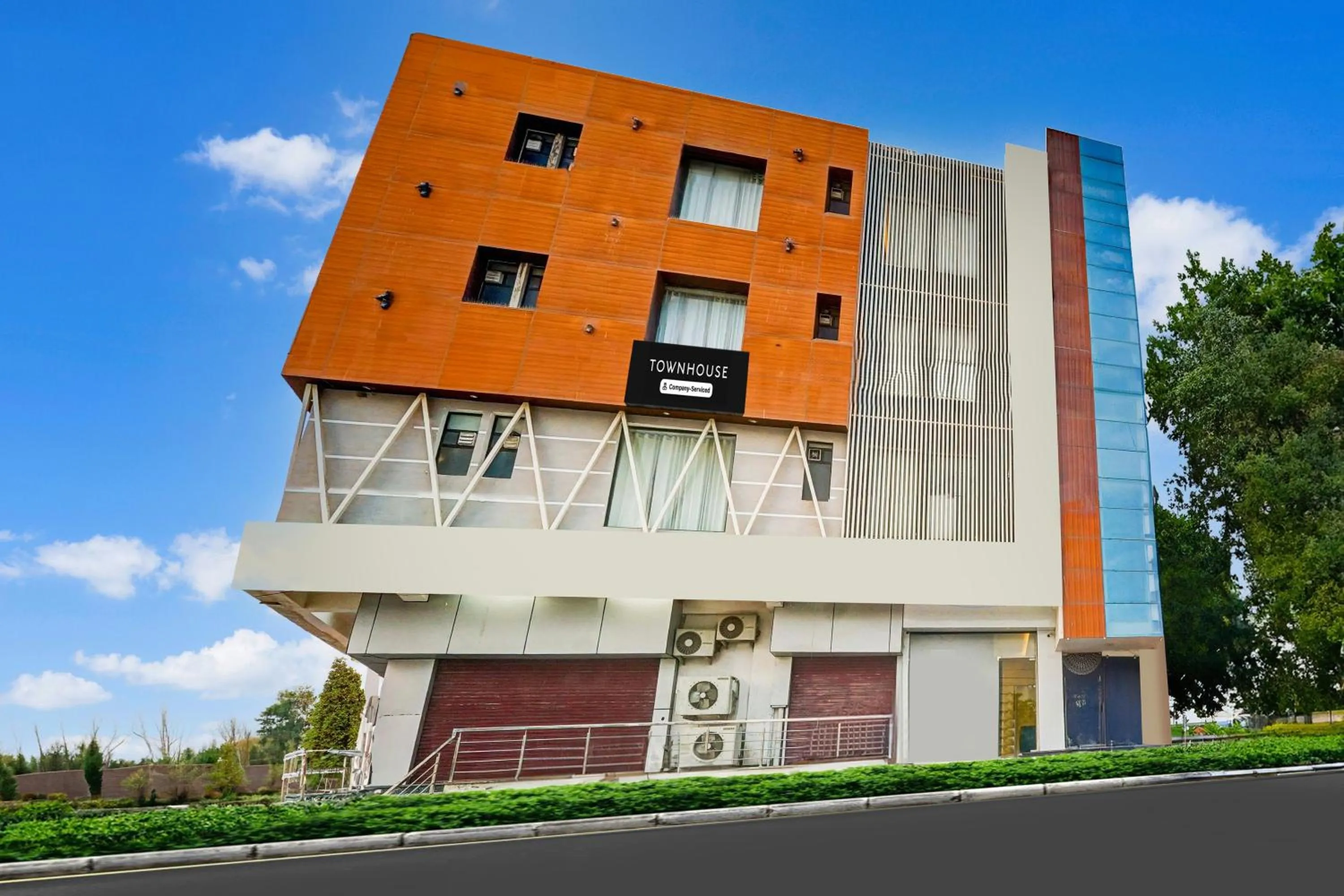Facade/entrance in Super Townhouse Jagatpura Formerly Hotel Soft Patel