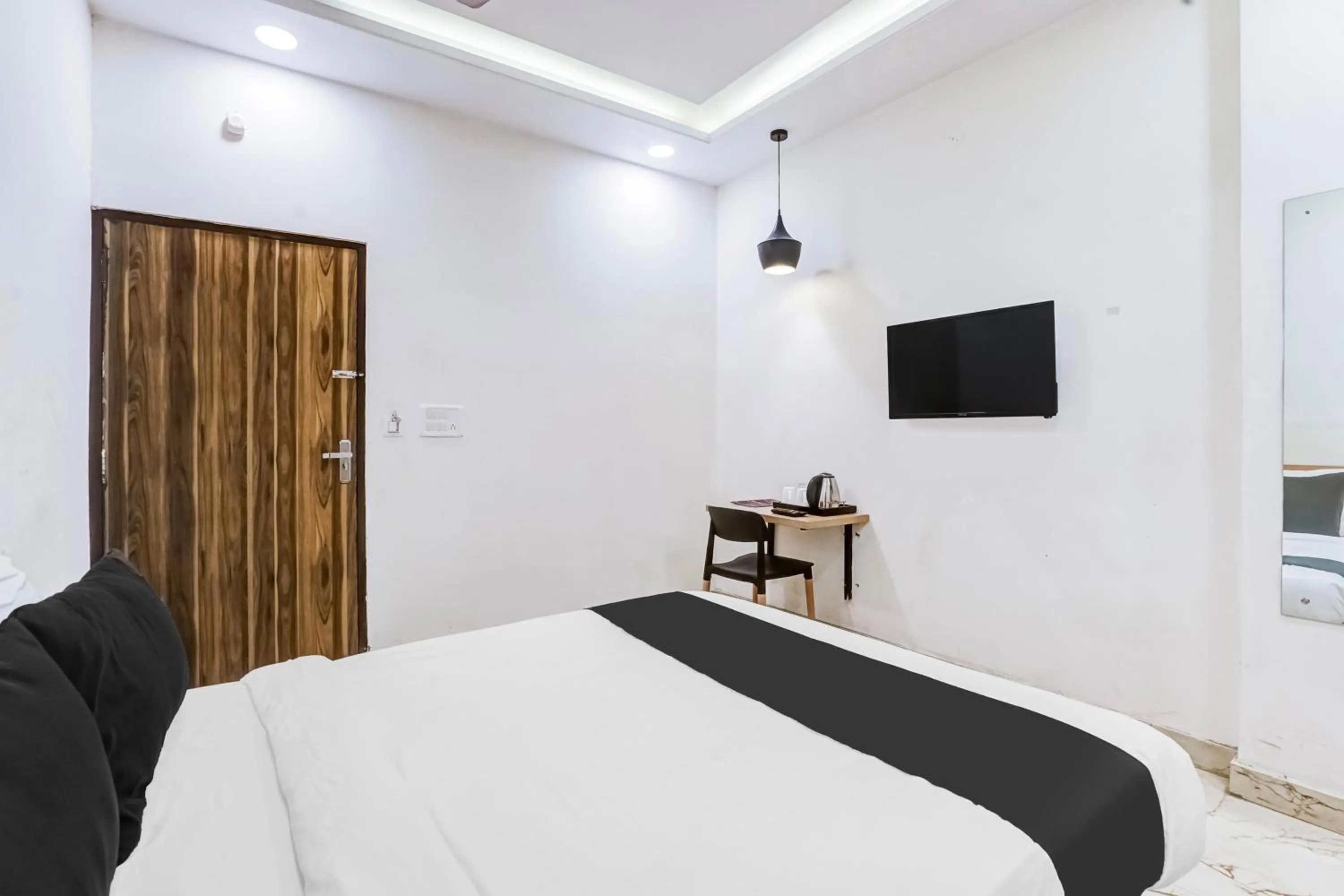 Bedroom, Bed in Super Townhouse Jagatpura Formerly Hotel Soft Patel