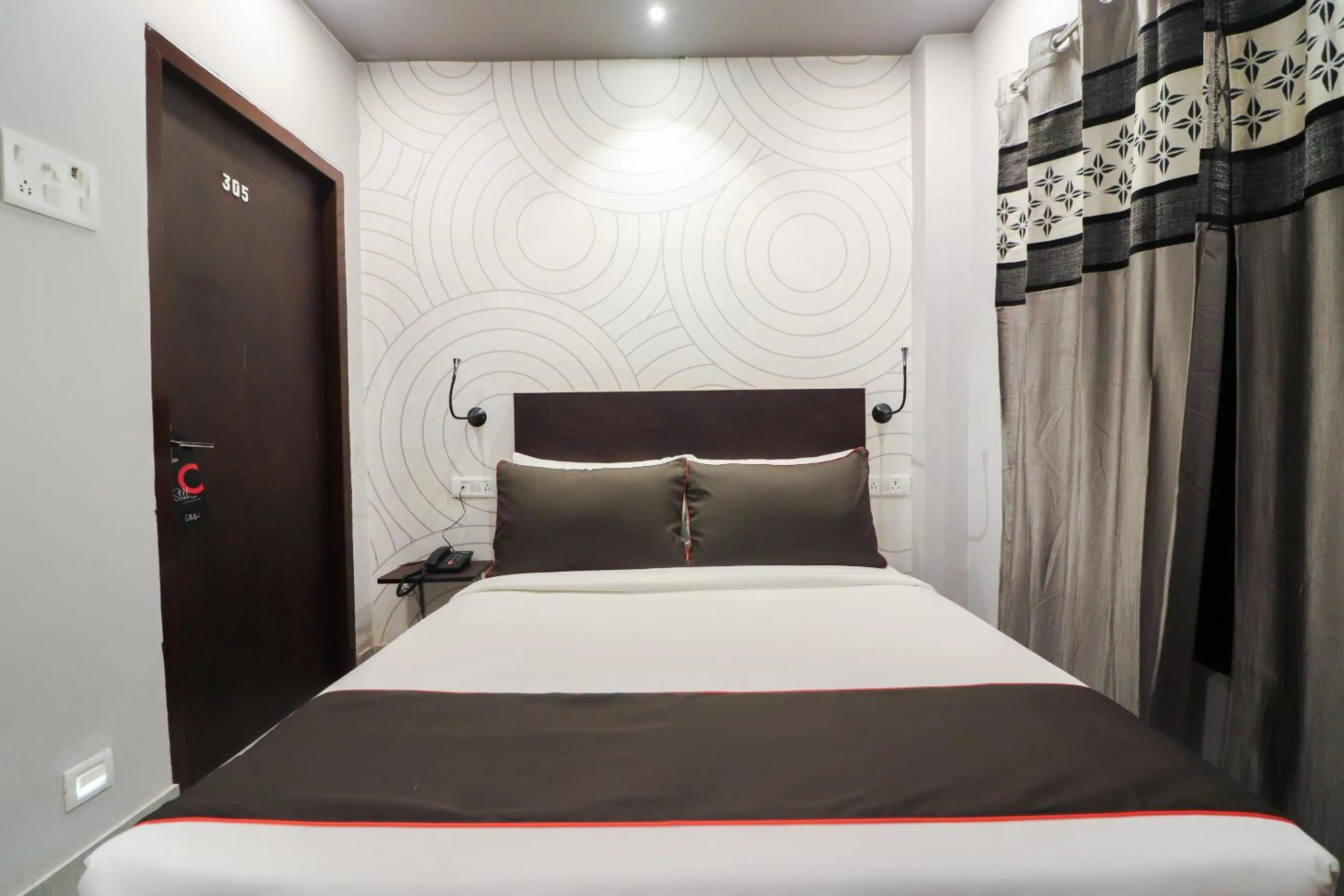 Bedroom, Bed in Super Collection O Sonica Gold Civil Lines