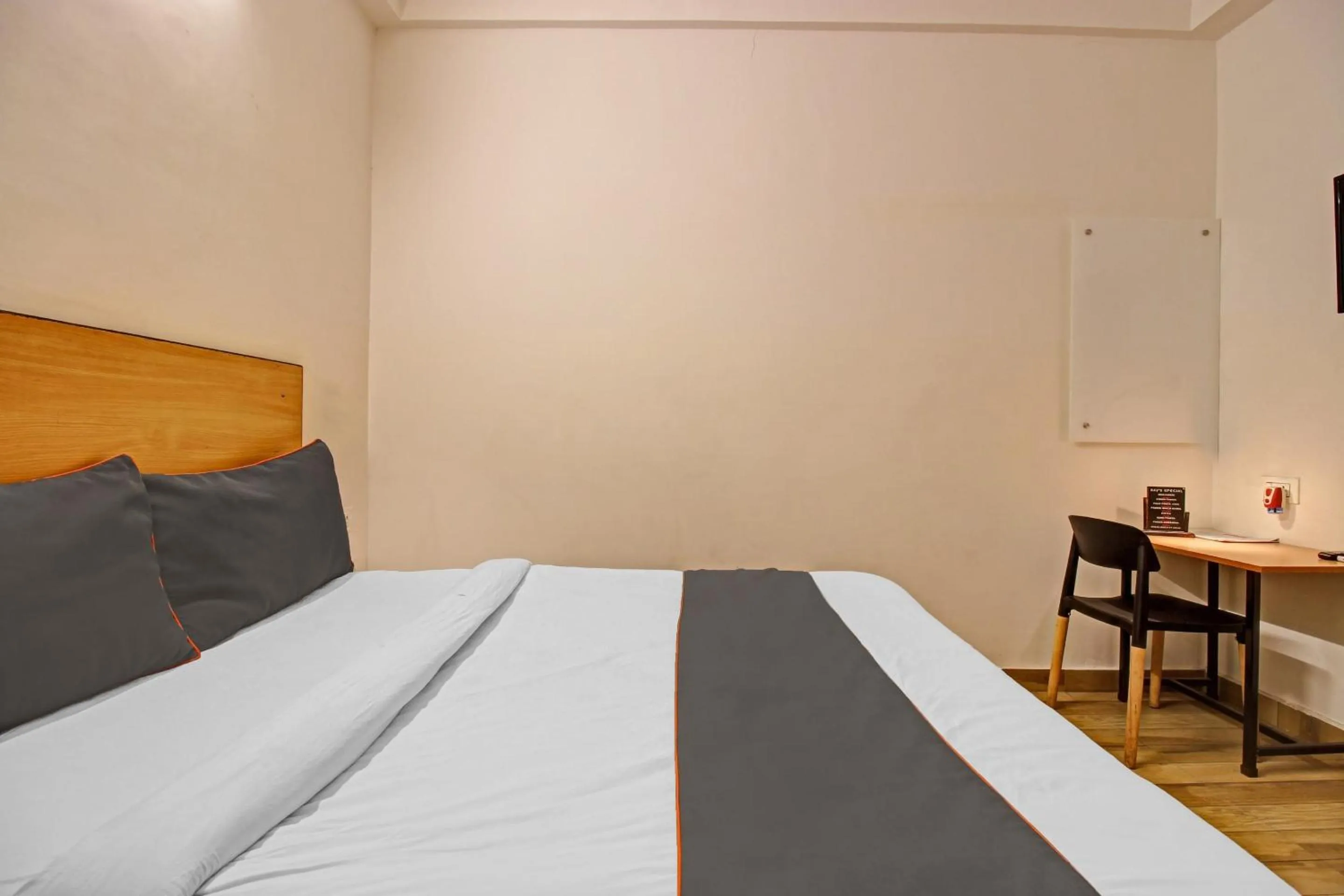 Bedroom in Super Townhouse Kachnar House Vikas Nagar