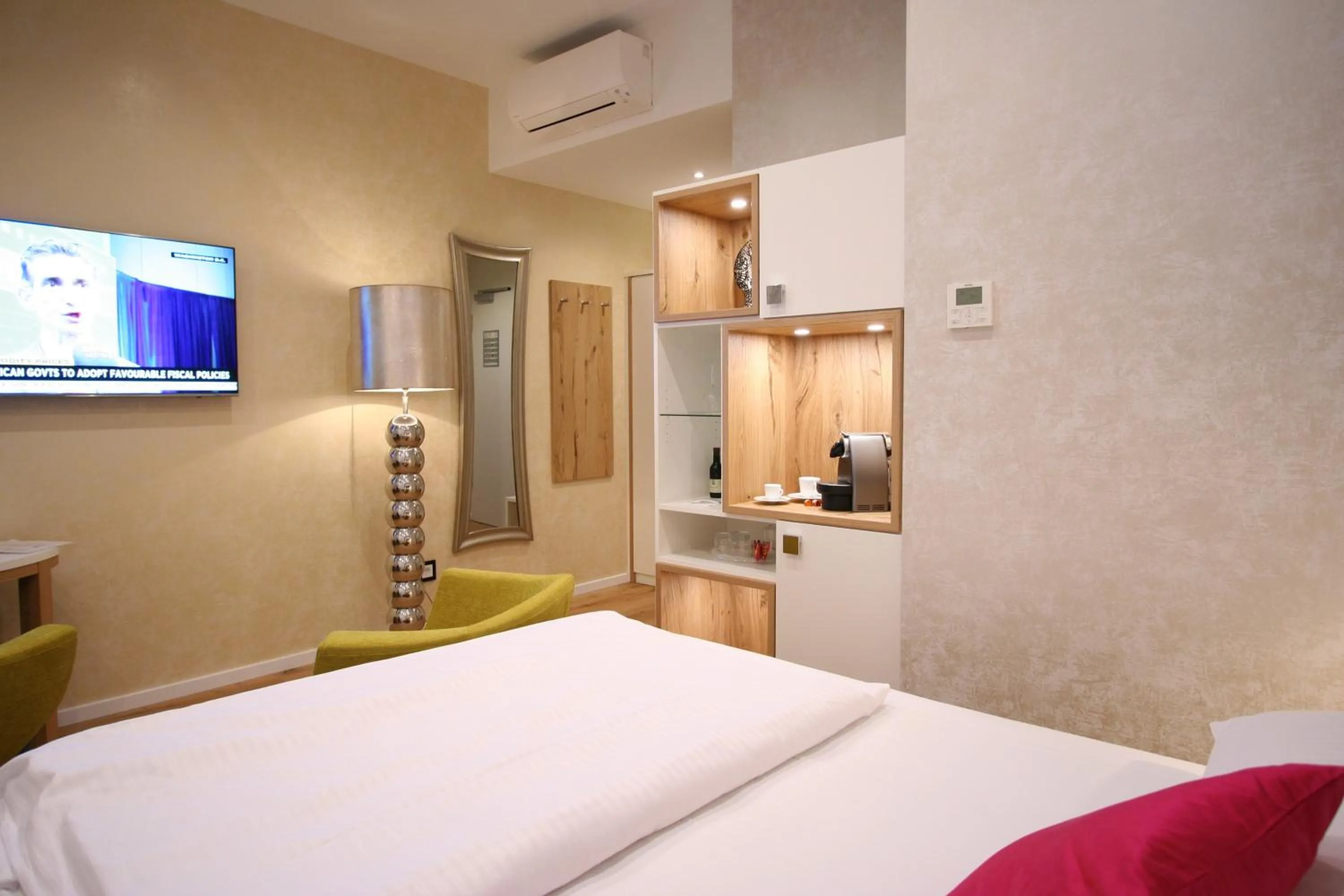 Bedroom, Bed in Top Hotel Hammer - Mainz Hauptbahnhof