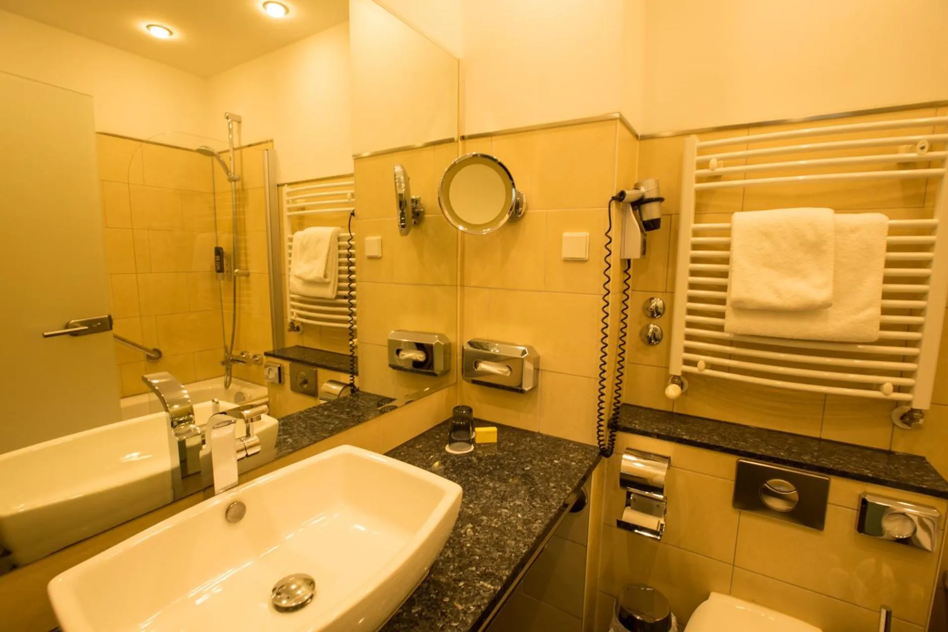 Bathroom in Top Hotel Hammer - Mainz Hauptbahnhof