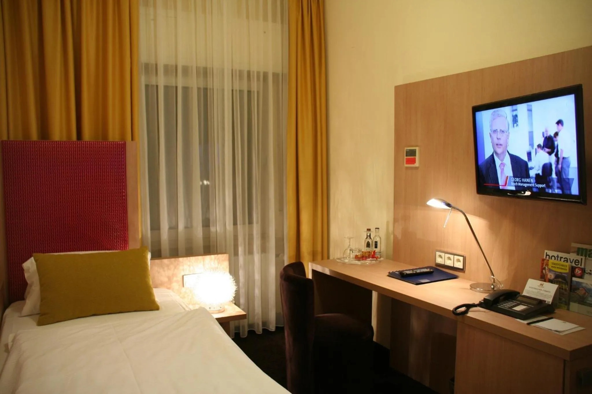 Bedroom, Bed in Top Hotel Hammer - Mainz Hauptbahnhof