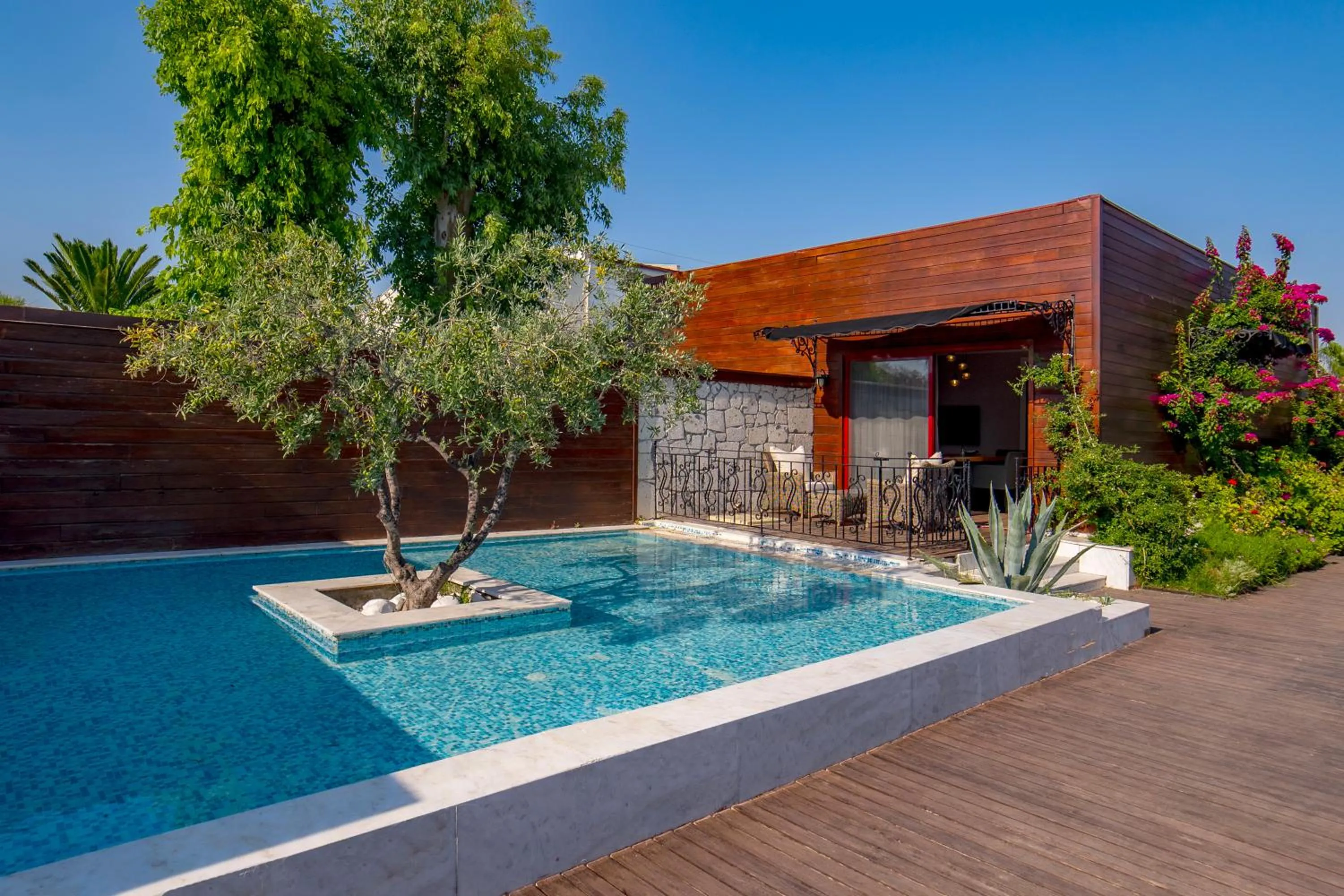 Risus Beach Resort Hotel