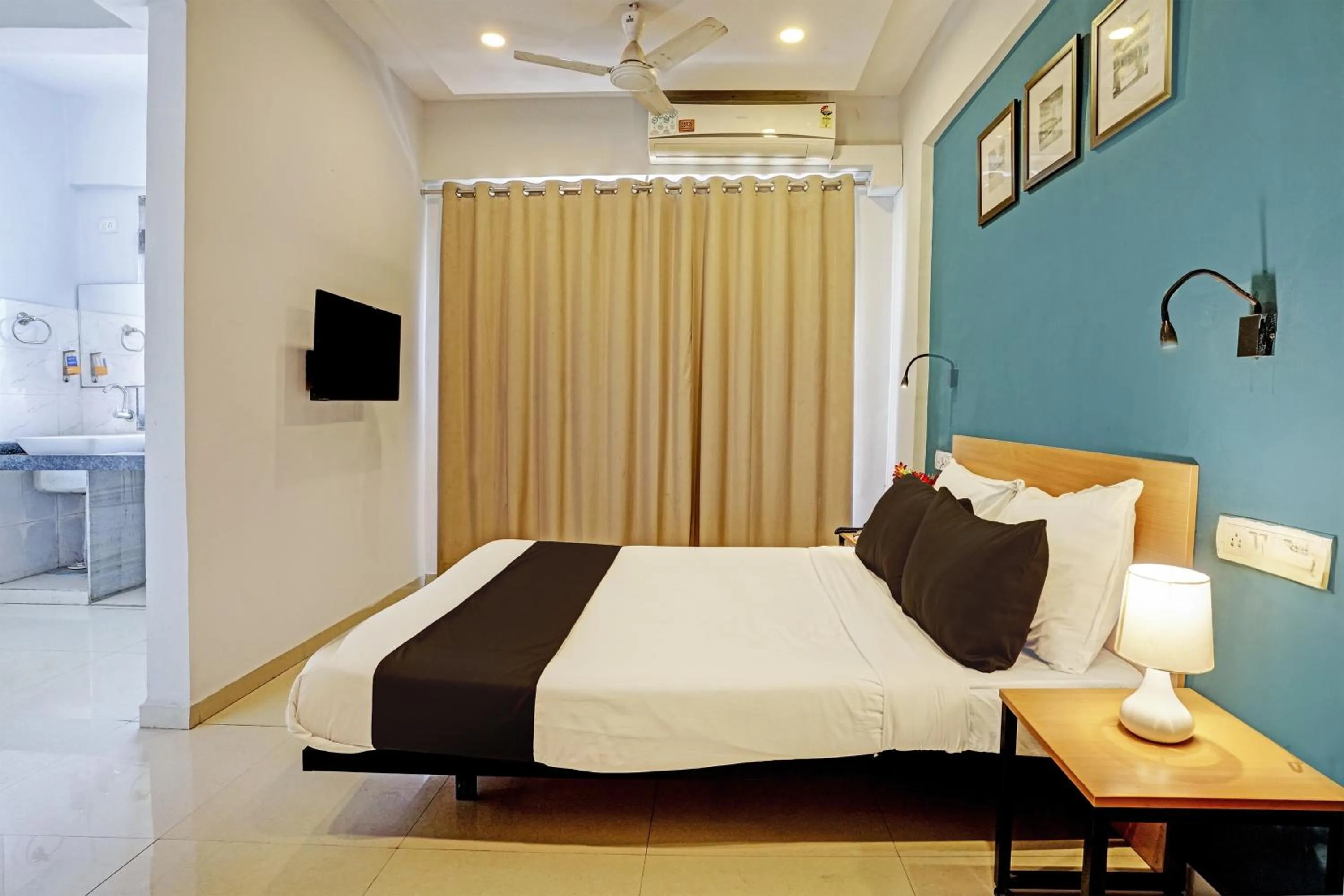 Bedroom, Bed in Super Hotel O Bhumi World