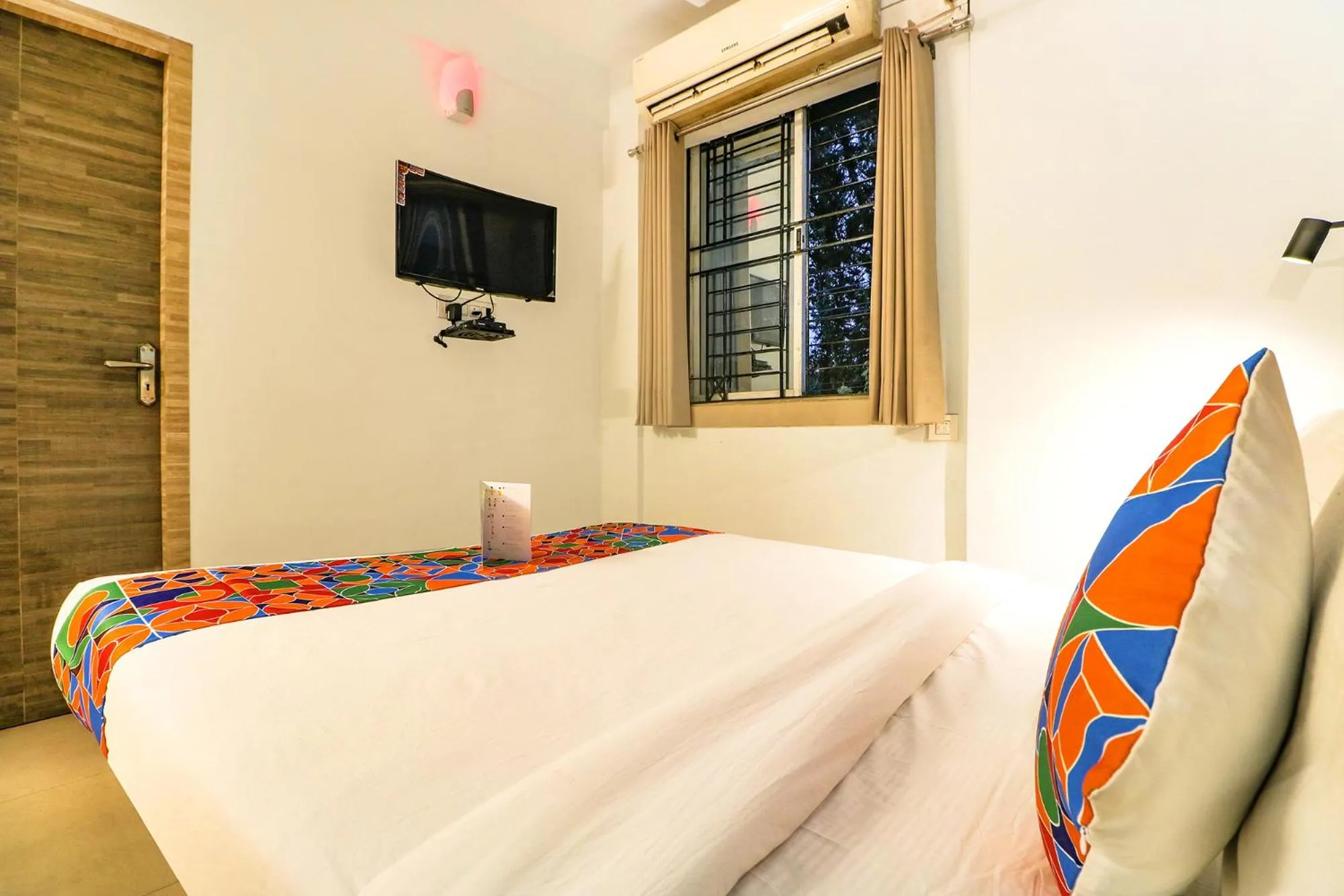 Bed in FabHotel Azure Sky - Nr Ruby Hospital