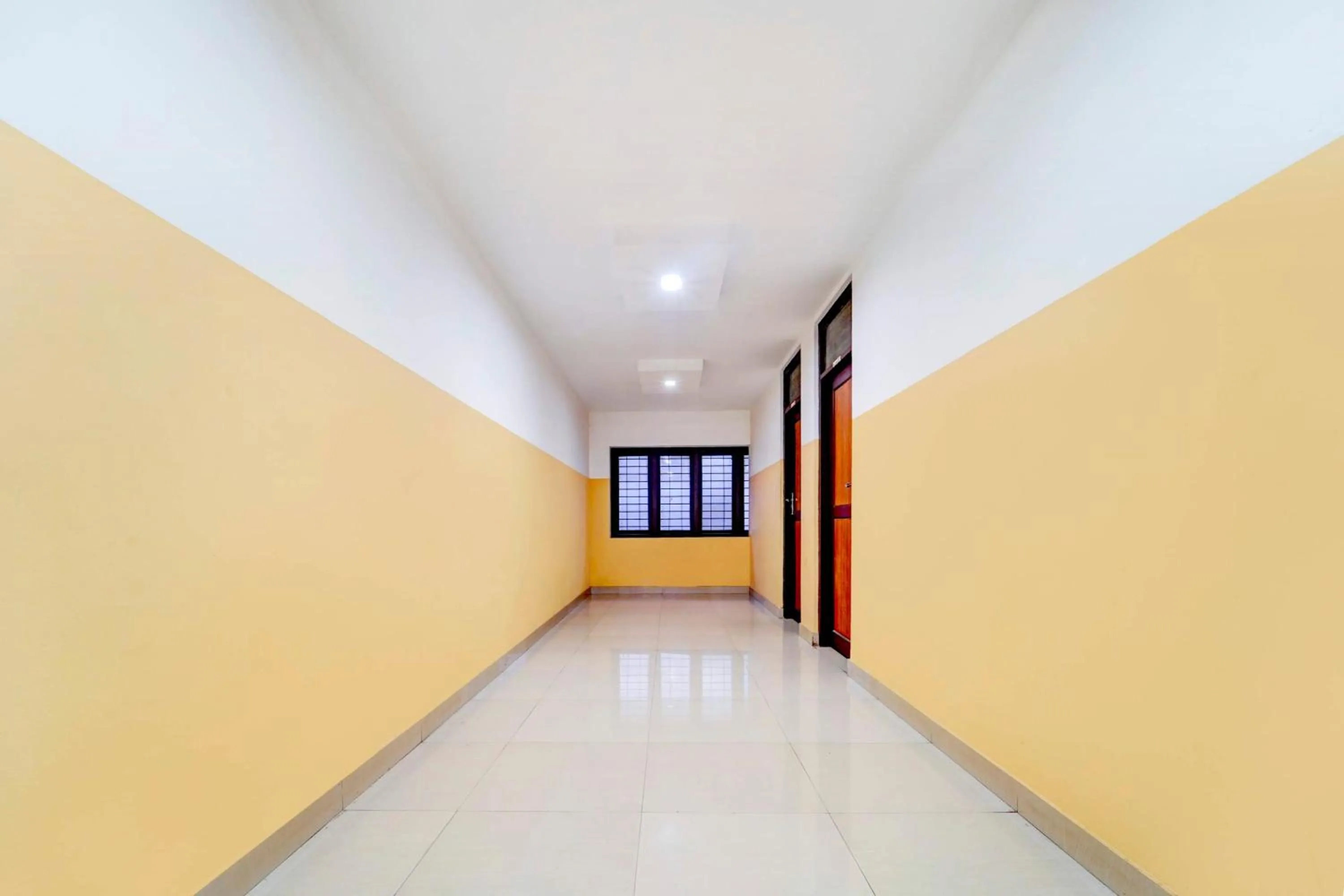 Lobby or reception in Super Hotel O Kunnamangalam Near Bus Stand