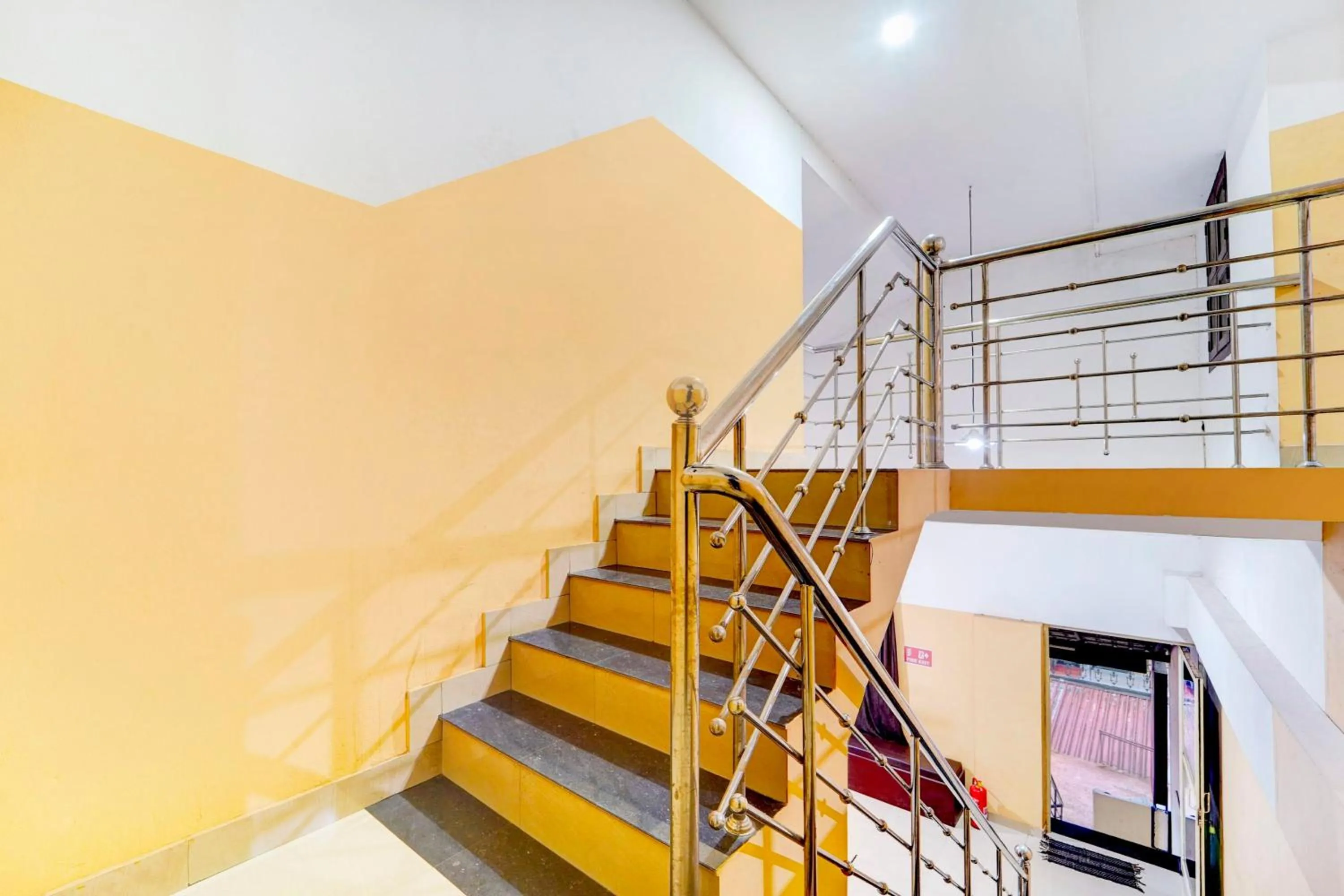 Lobby or reception in Super Hotel O Kunnamangalam Near Bus Stand