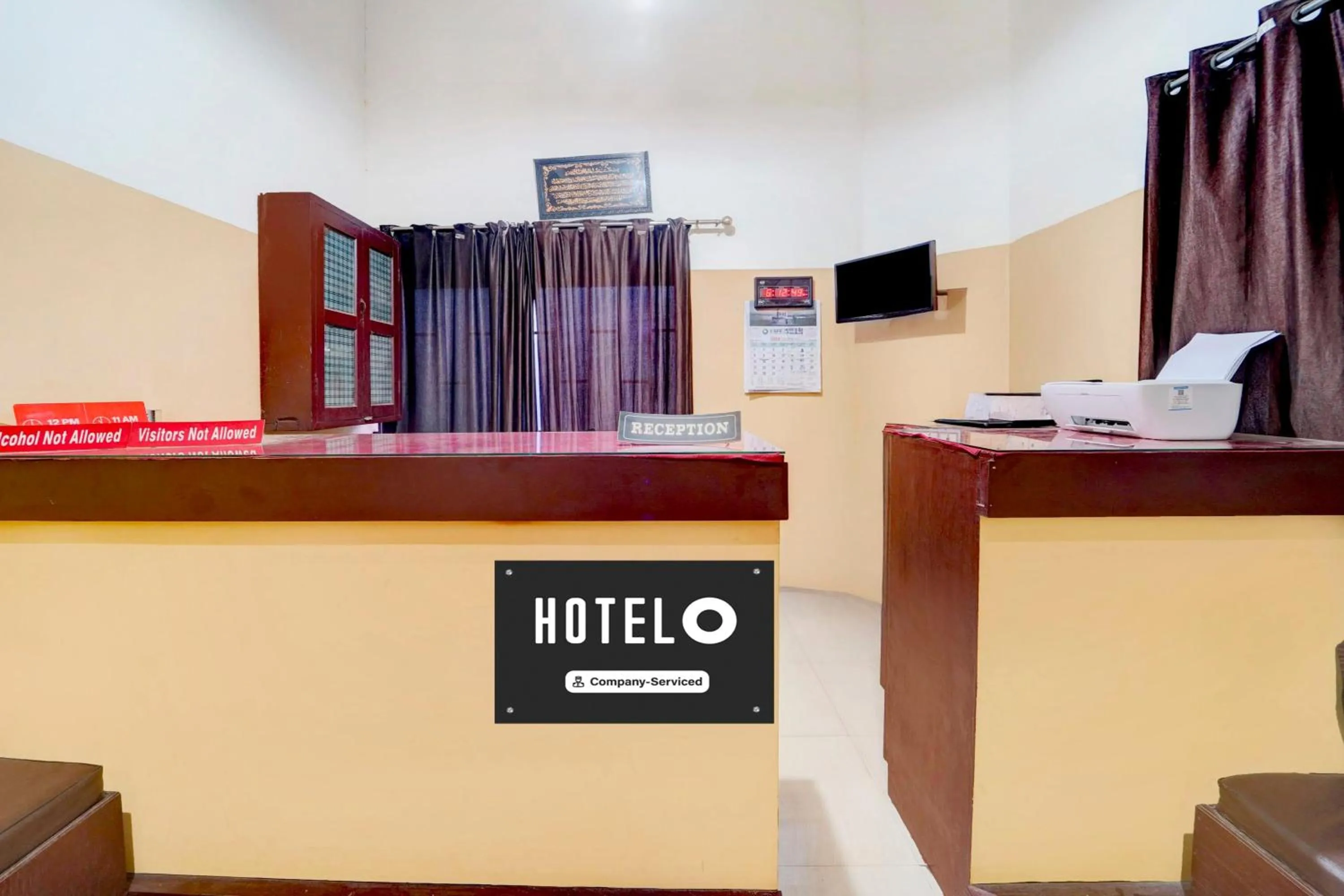 Lobby or reception in Super Hotel O Kunnamangalam Near Bus Stand