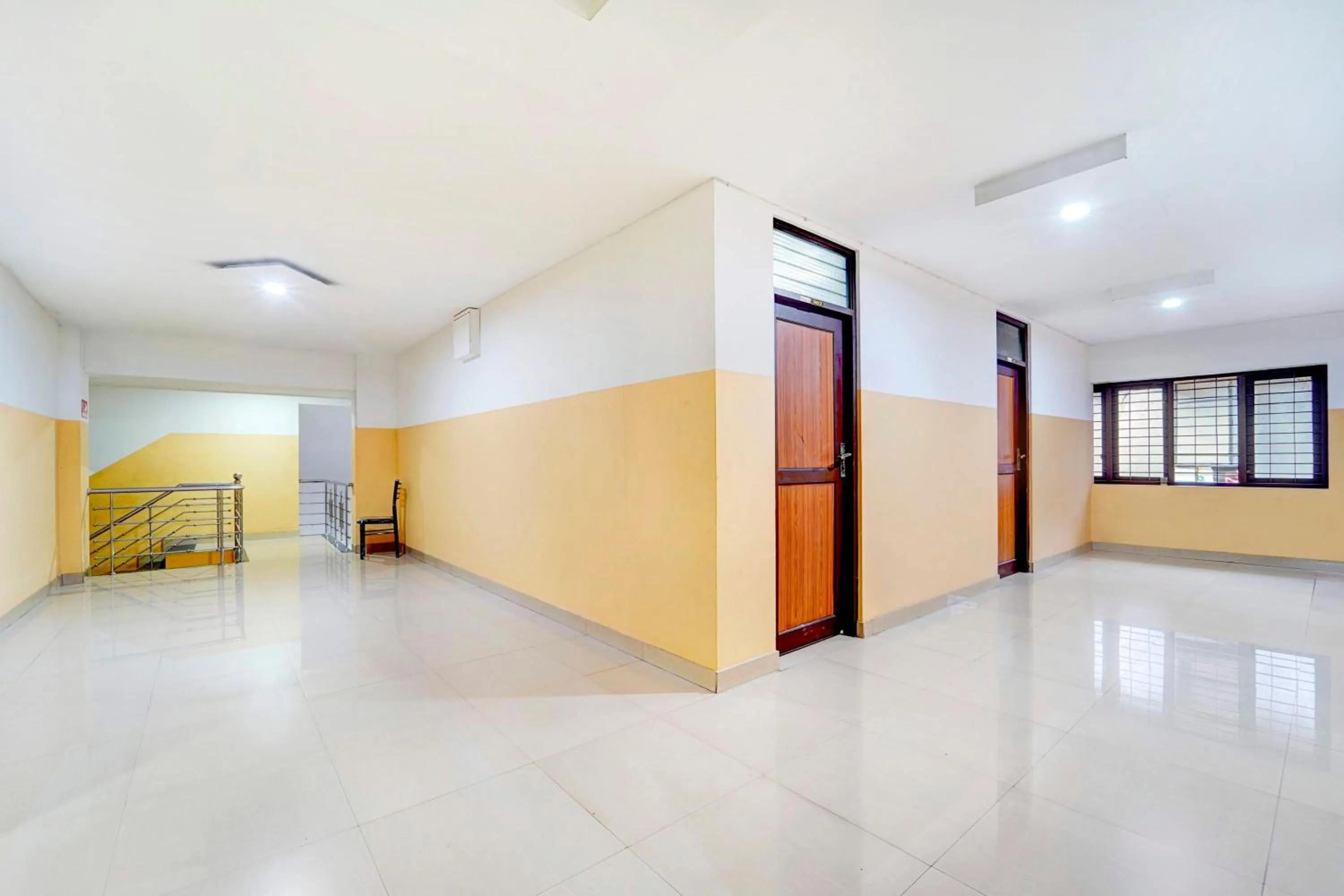 Lobby or reception in Super Hotel O Kunnamangalam Near Bus Stand