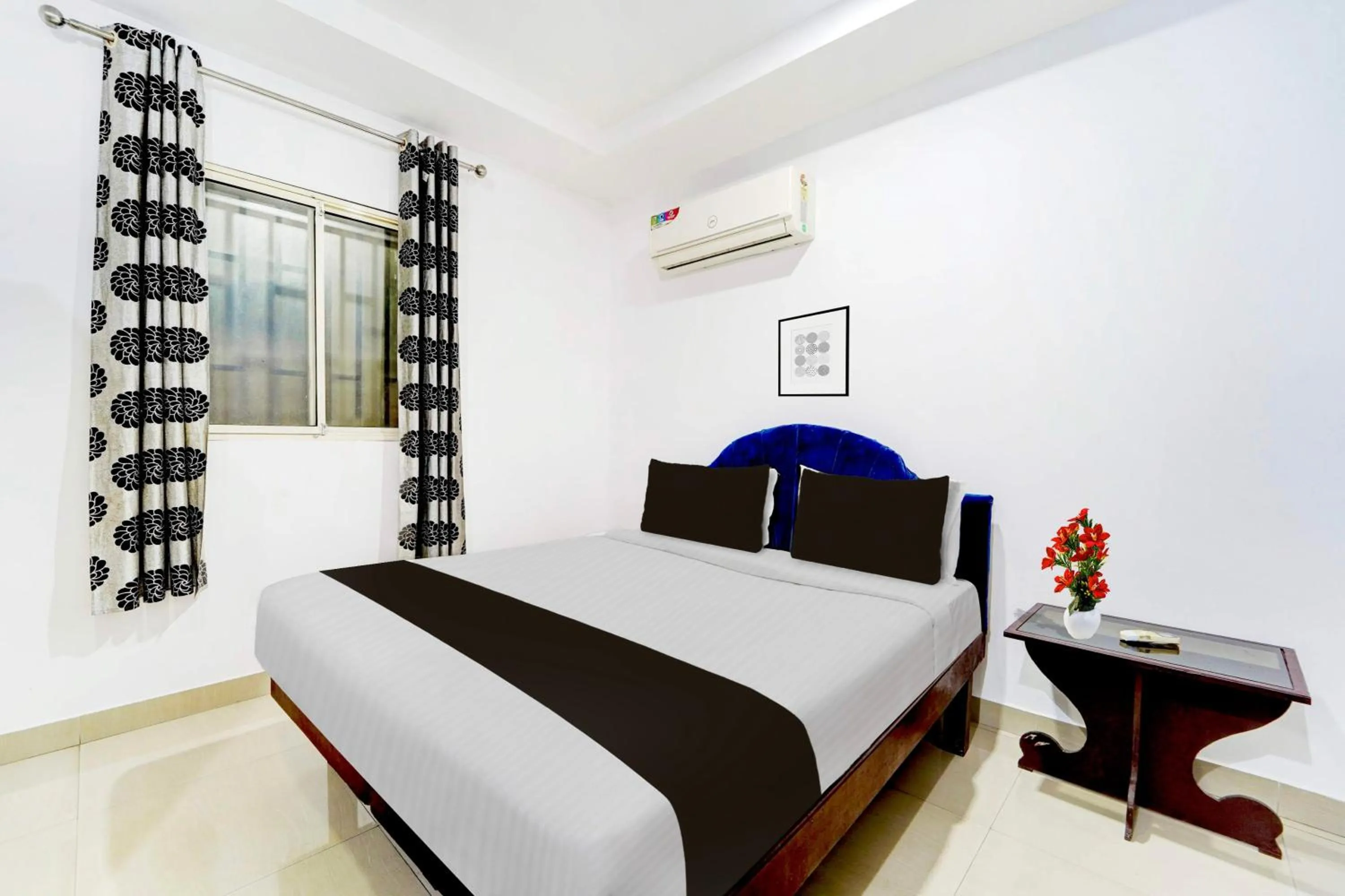 Bedroom, Bed in Super Hotel O Kunnamangalam Near Bus Stand