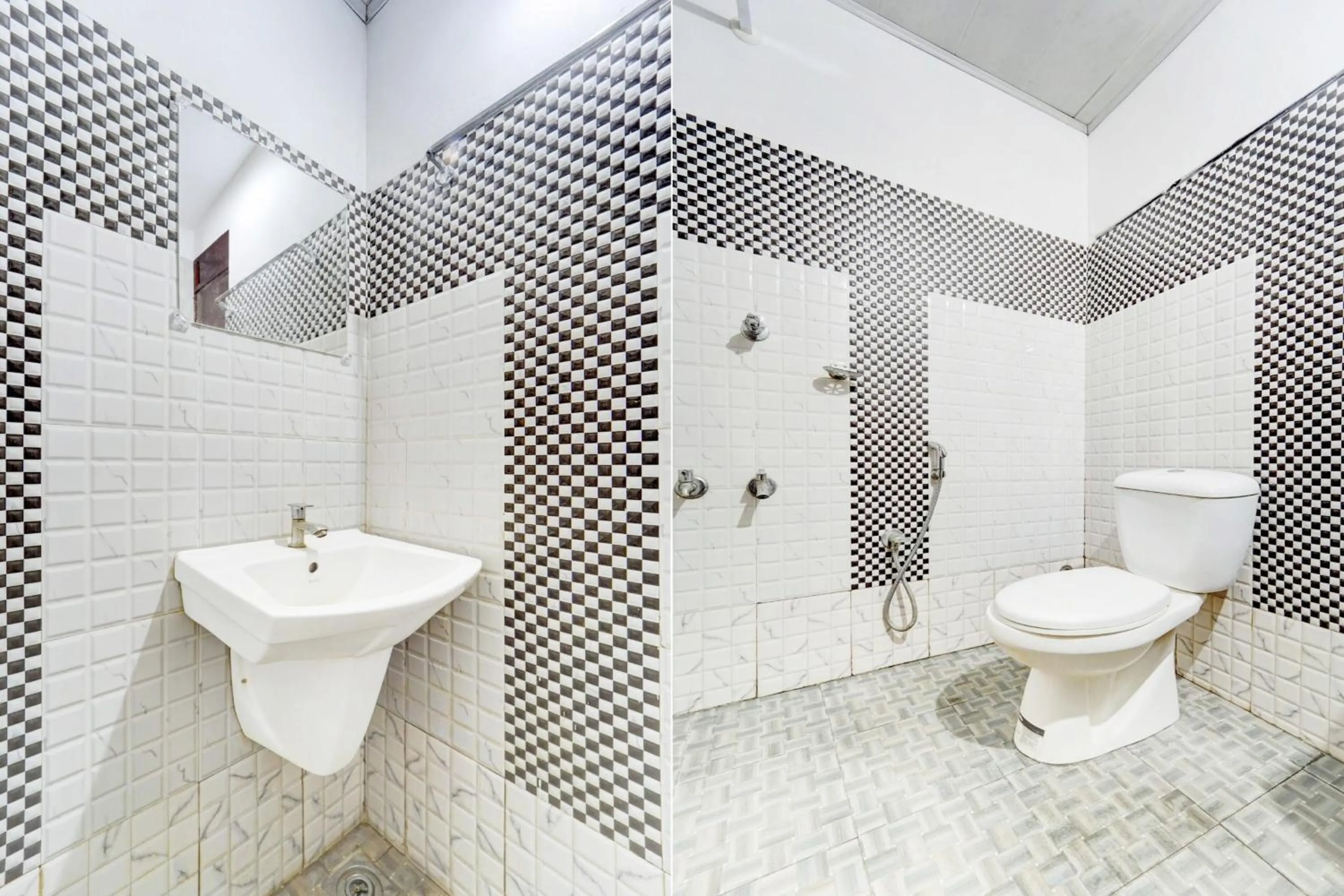 Bathroom in Super Hotel O Kunnamangalam Near Bus Stand