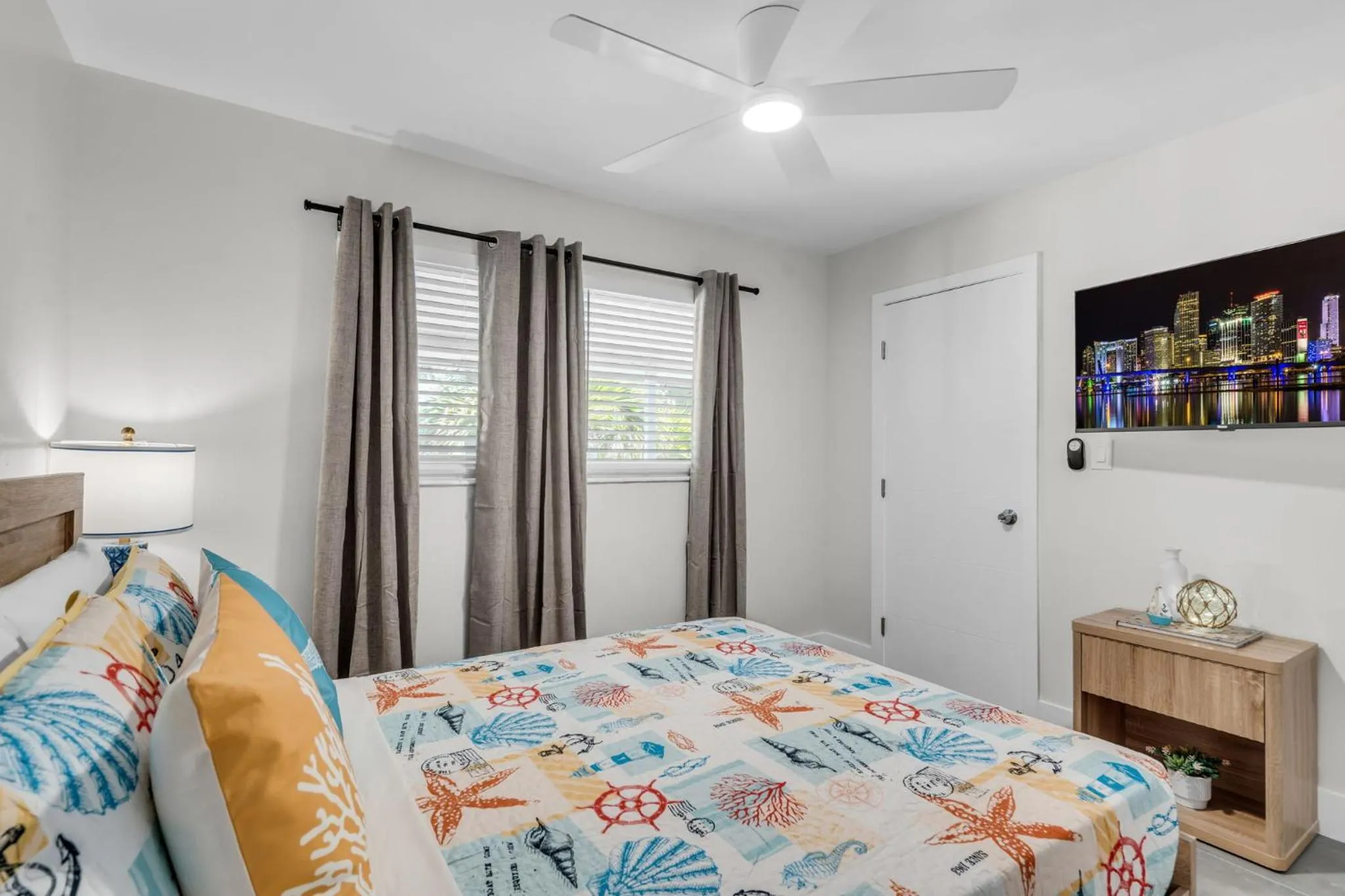 Bedroom, Bed in Galleria Apartments By Lowkl