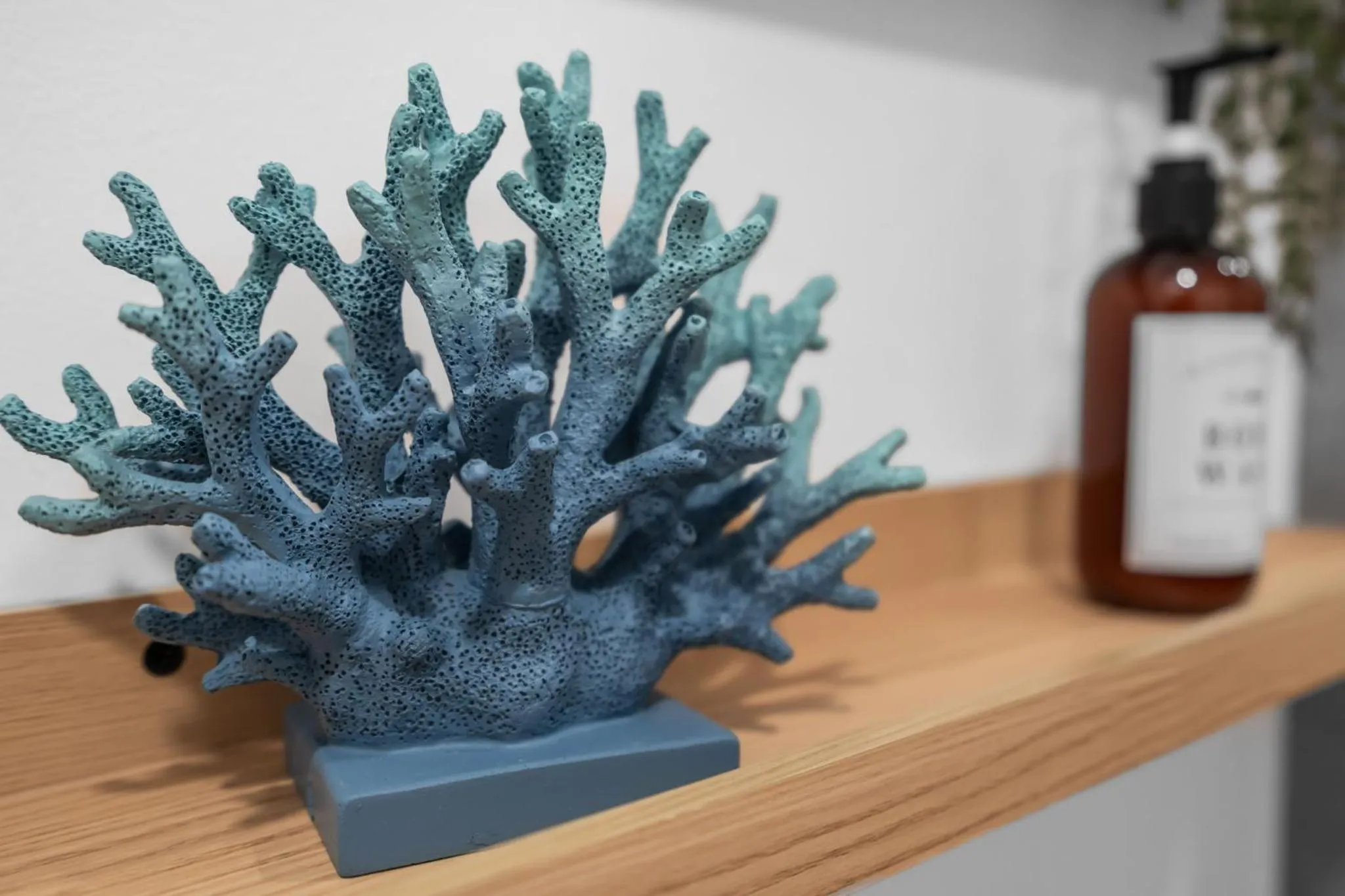 Decorative detail in Galleria Apartments By Lowkl