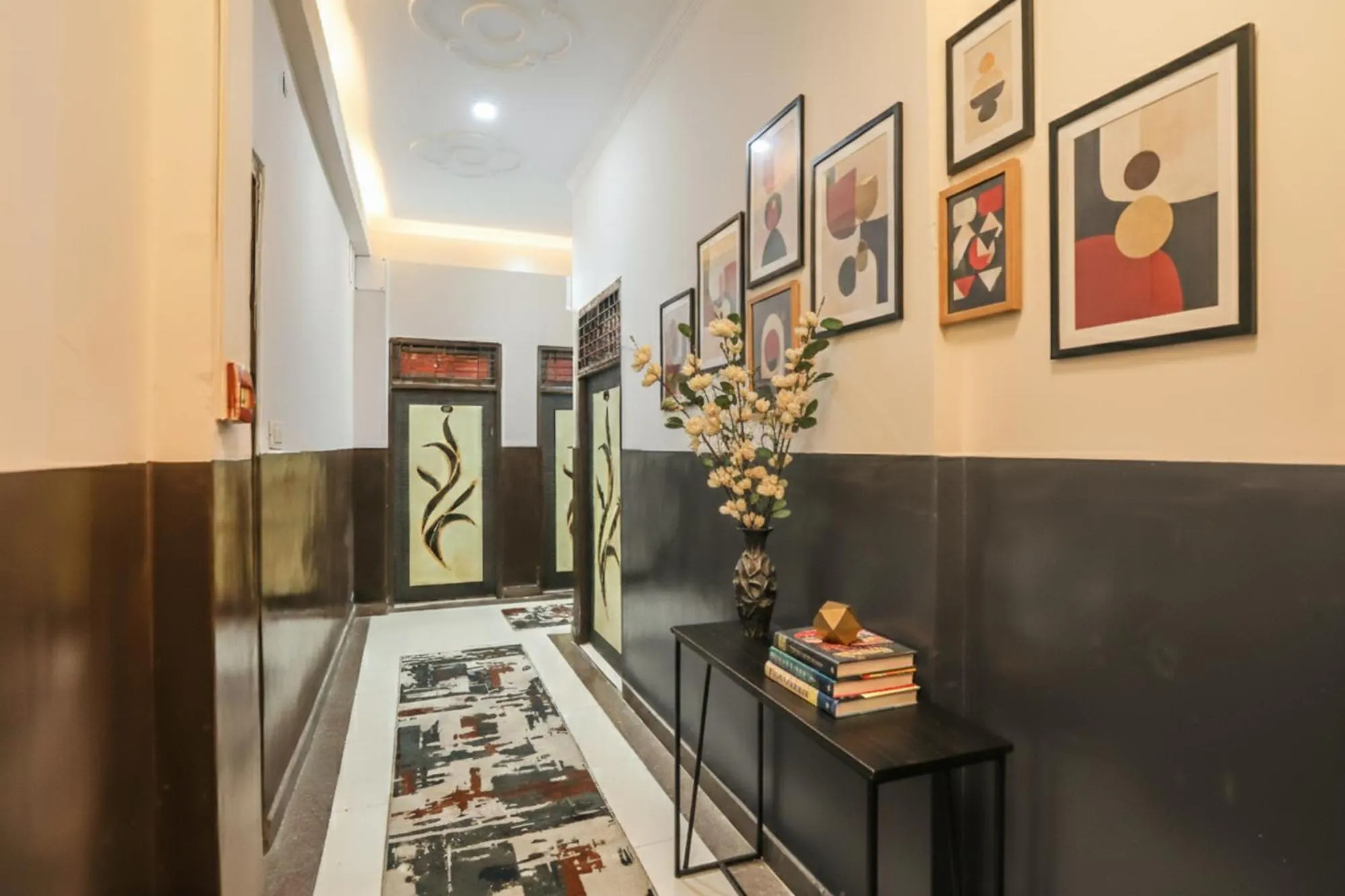 Lobby or reception in FabHotel Pranjul Inn