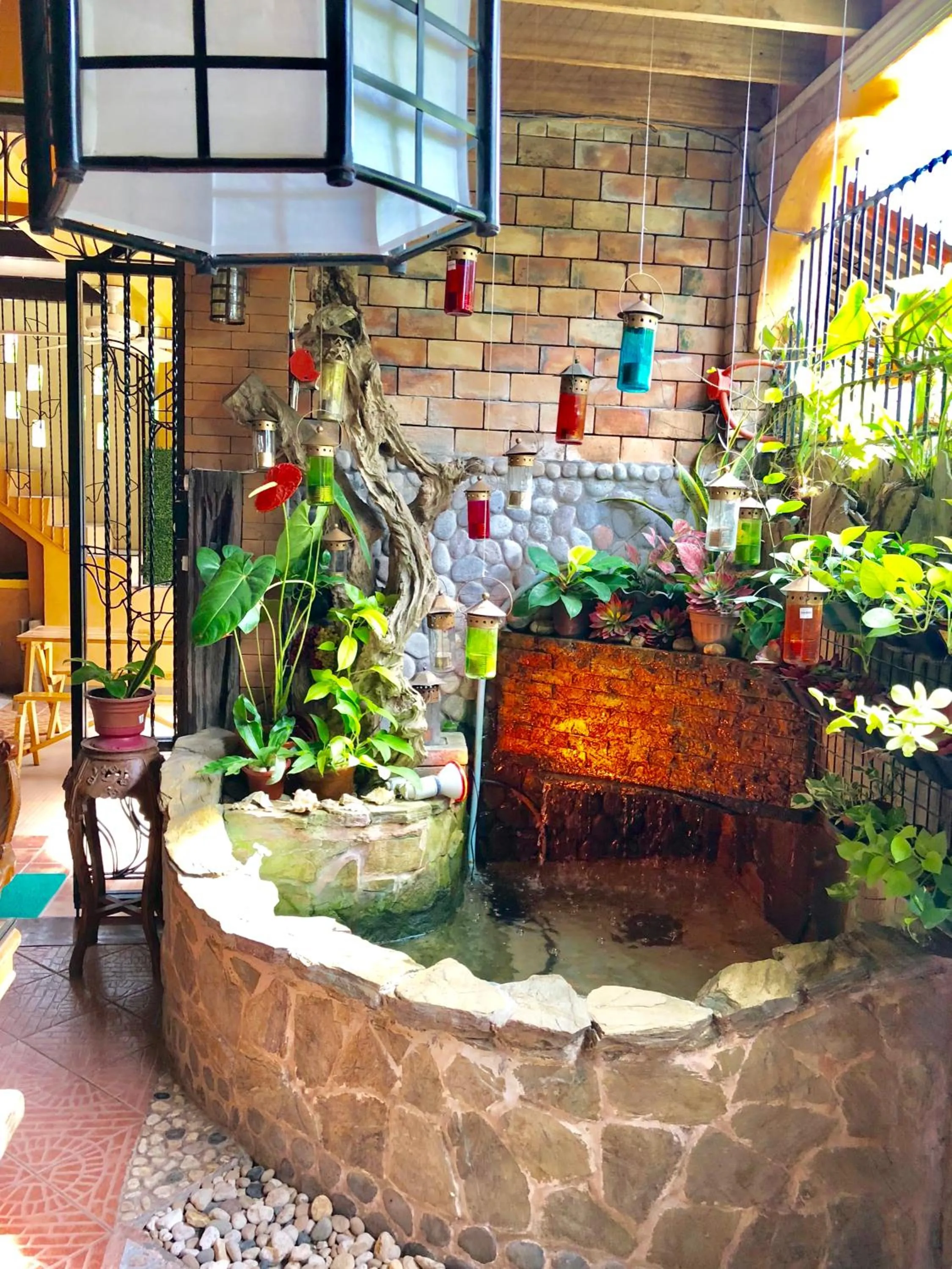 Communal lounge/ TV room in Balai Tinay Guesthouse