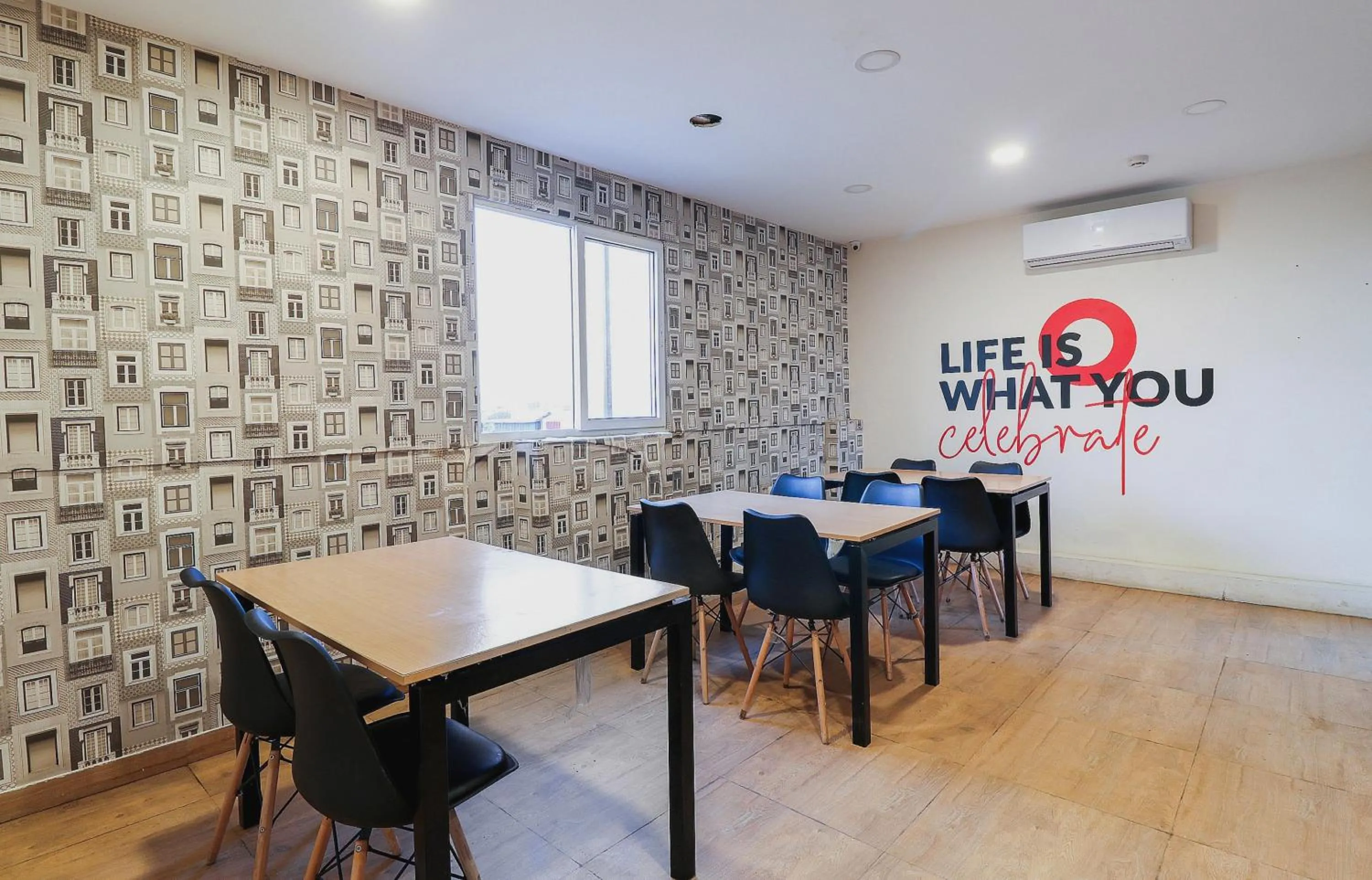 Restaurant/places to eat in Capital O GN Suites