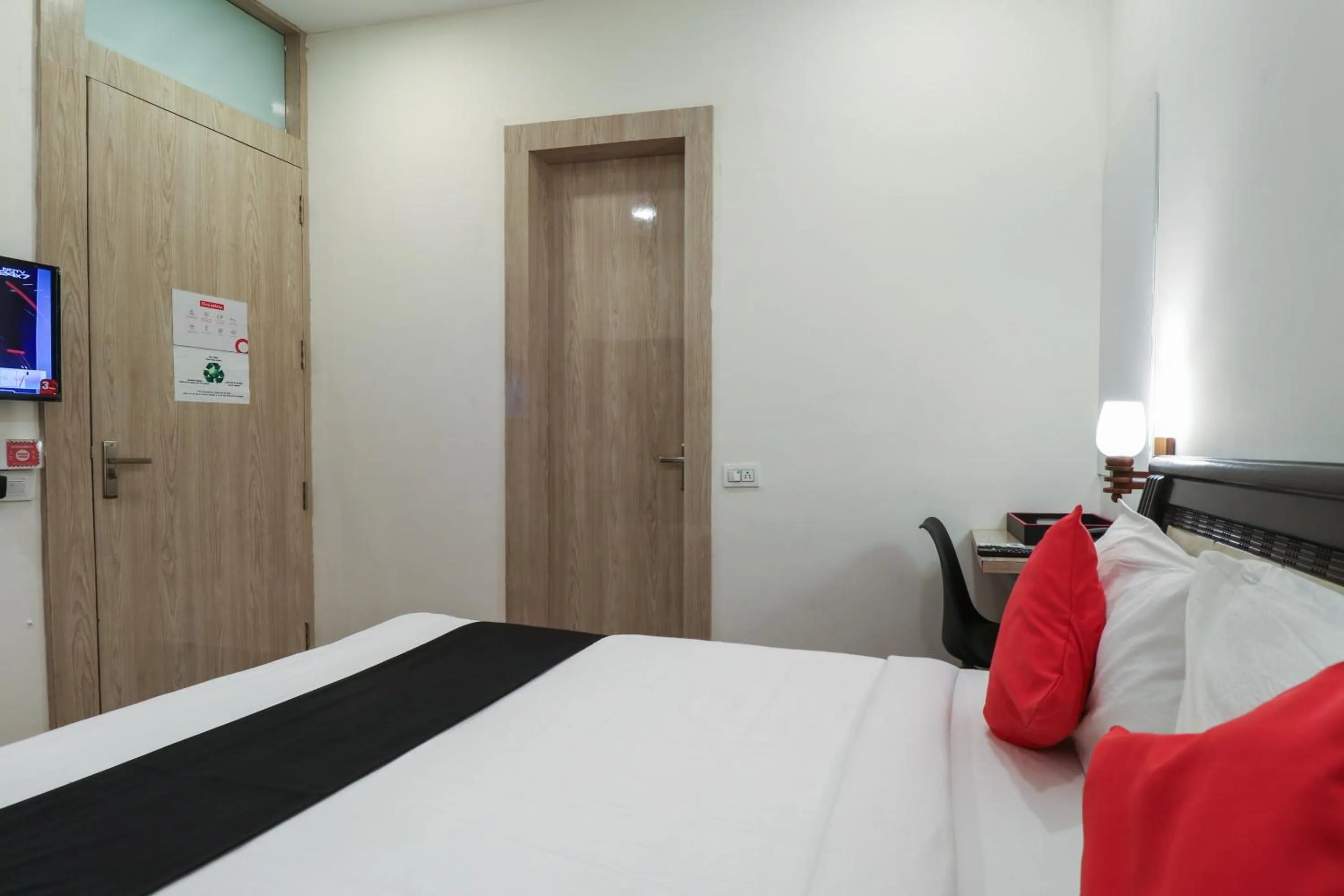 Bedroom, Bed in Capital O GN Suites