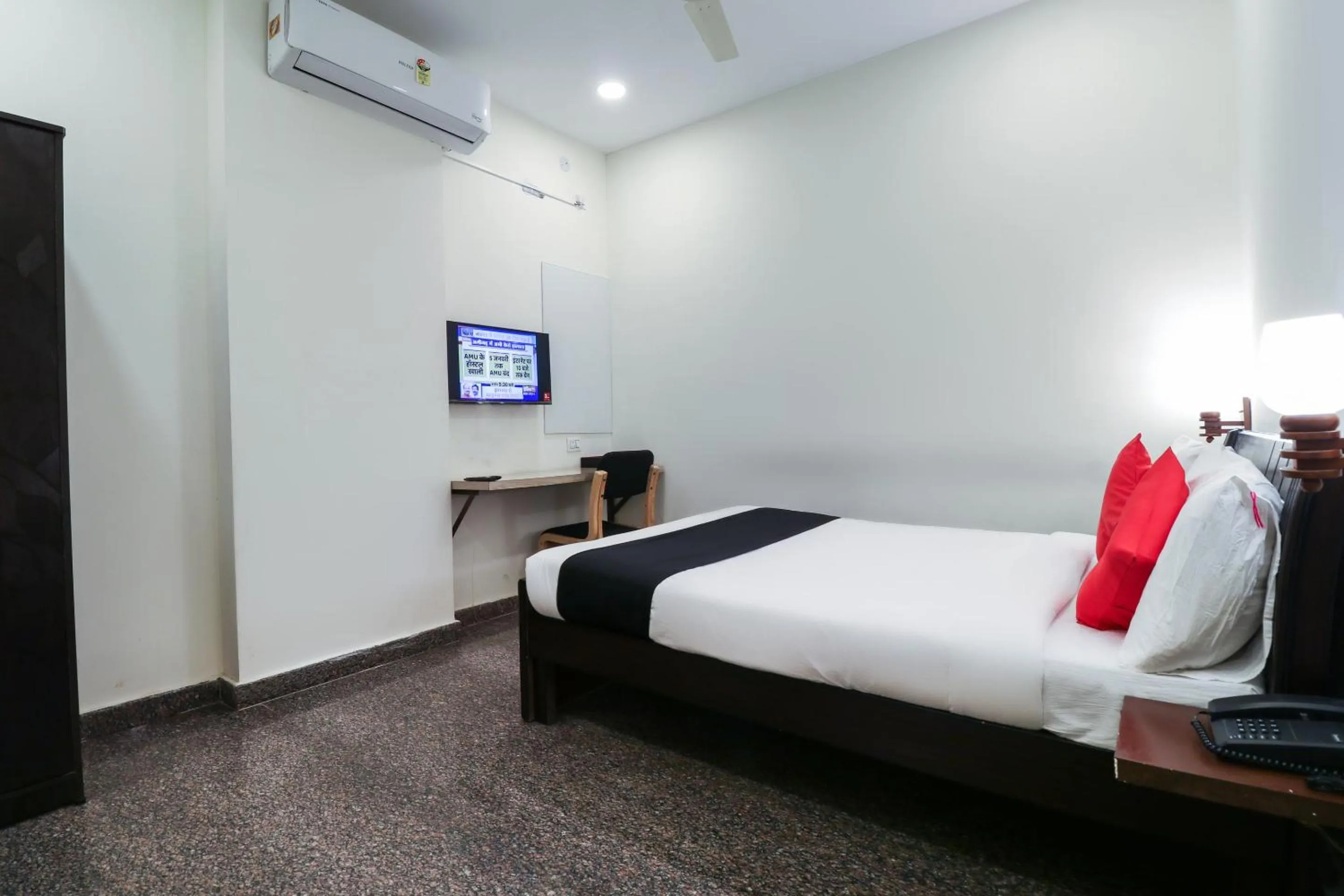 Bedroom, Bed in Capital O GN Suites