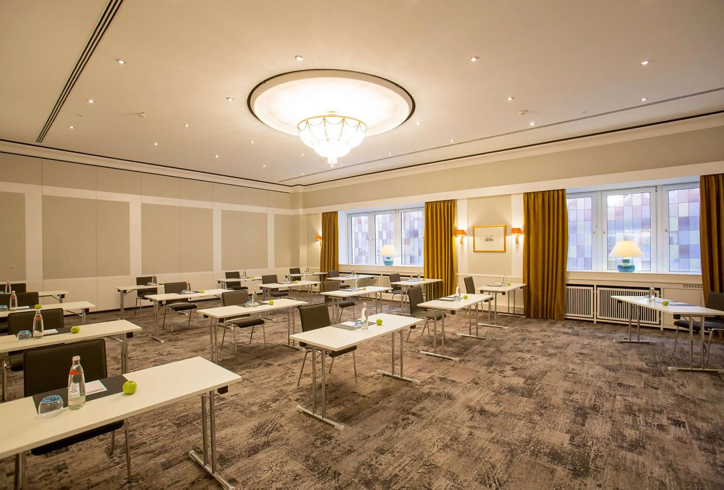 Meeting/conference room in Hotel Essener Hof; Sure Hotel Collection by Best Western