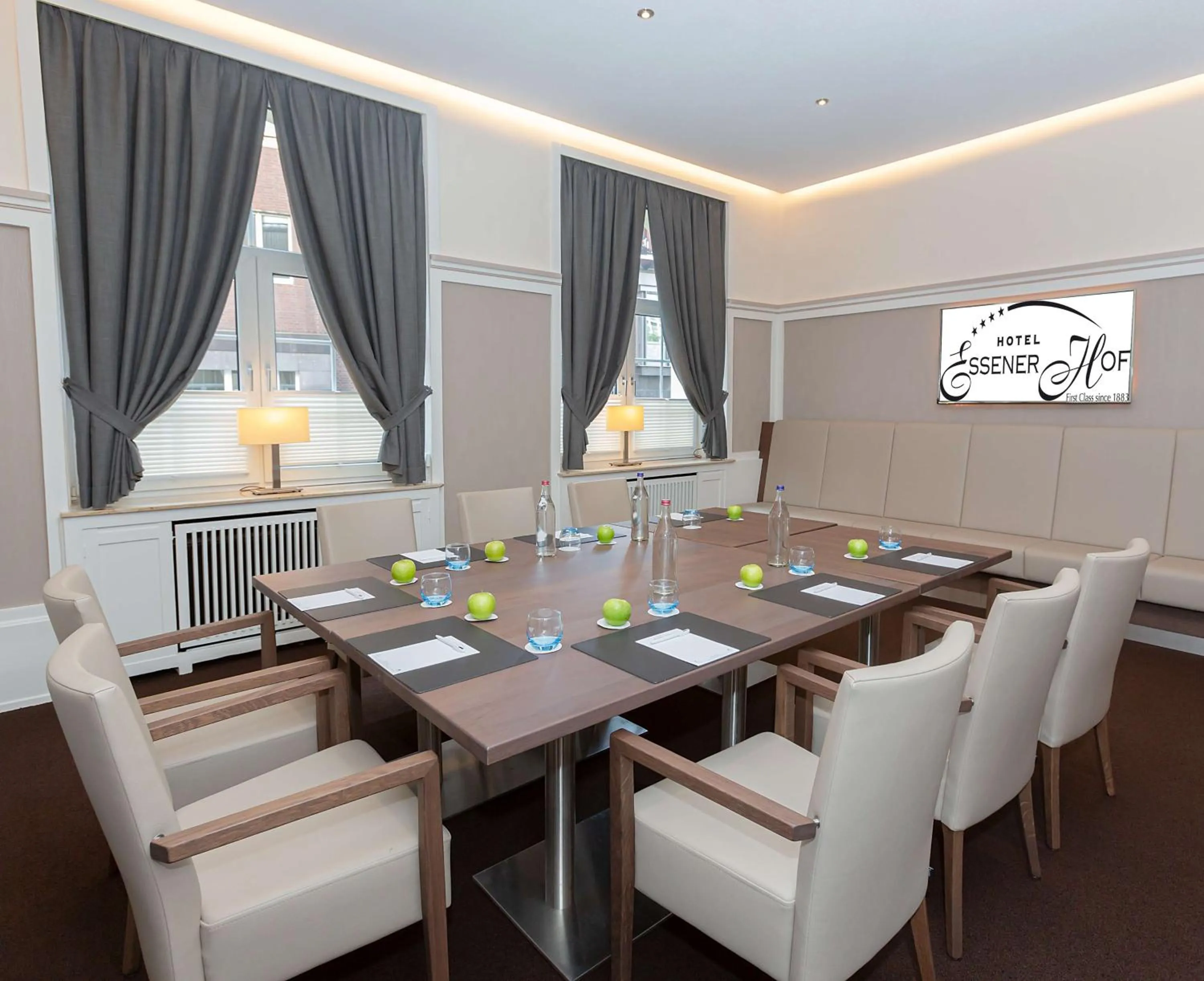 Meeting/conference room in Hotel Essener Hof; Sure Hotel Collection by Best Western