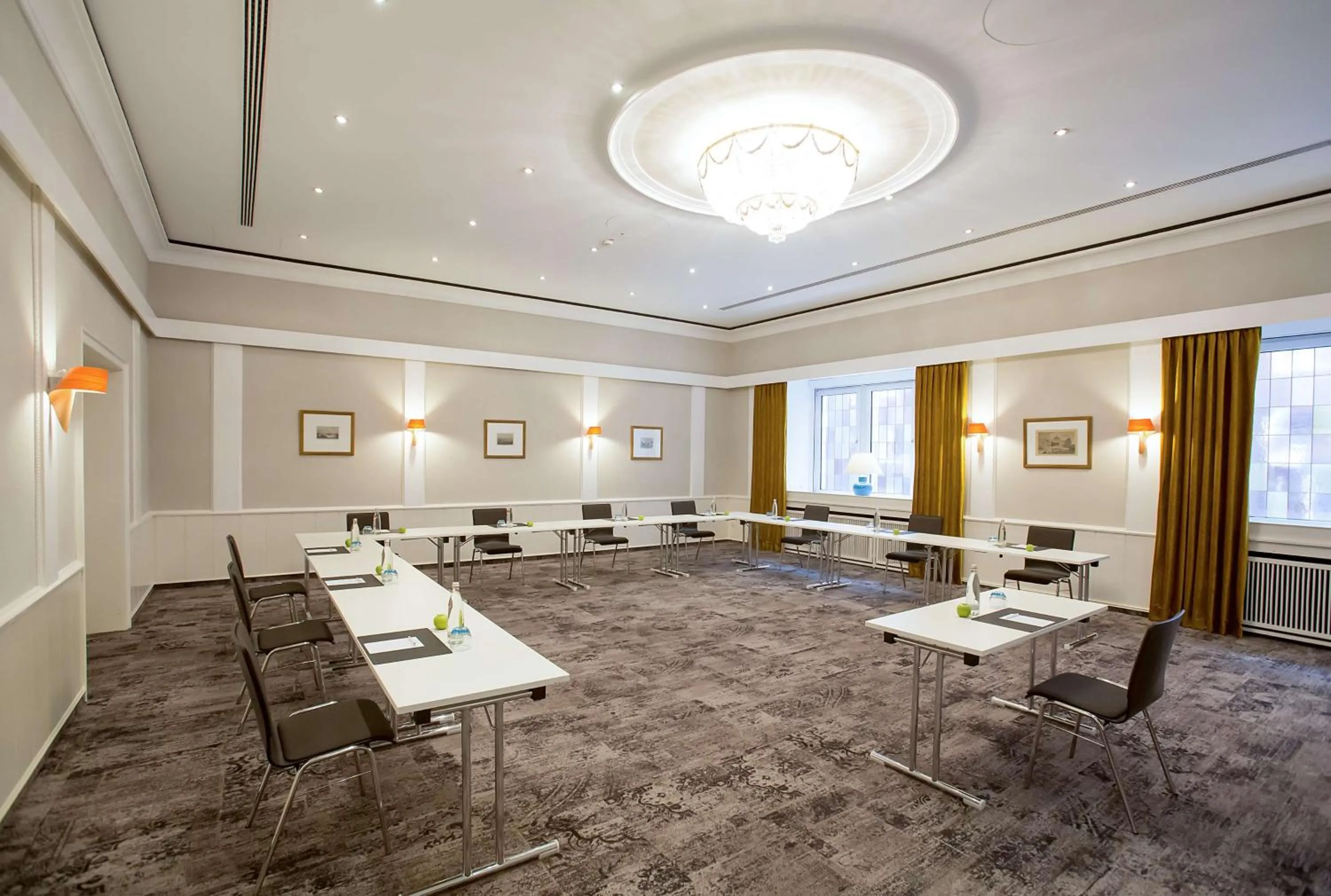 Meeting/conference room in Hotel Essener Hof; Sure Hotel Collection by Best Western