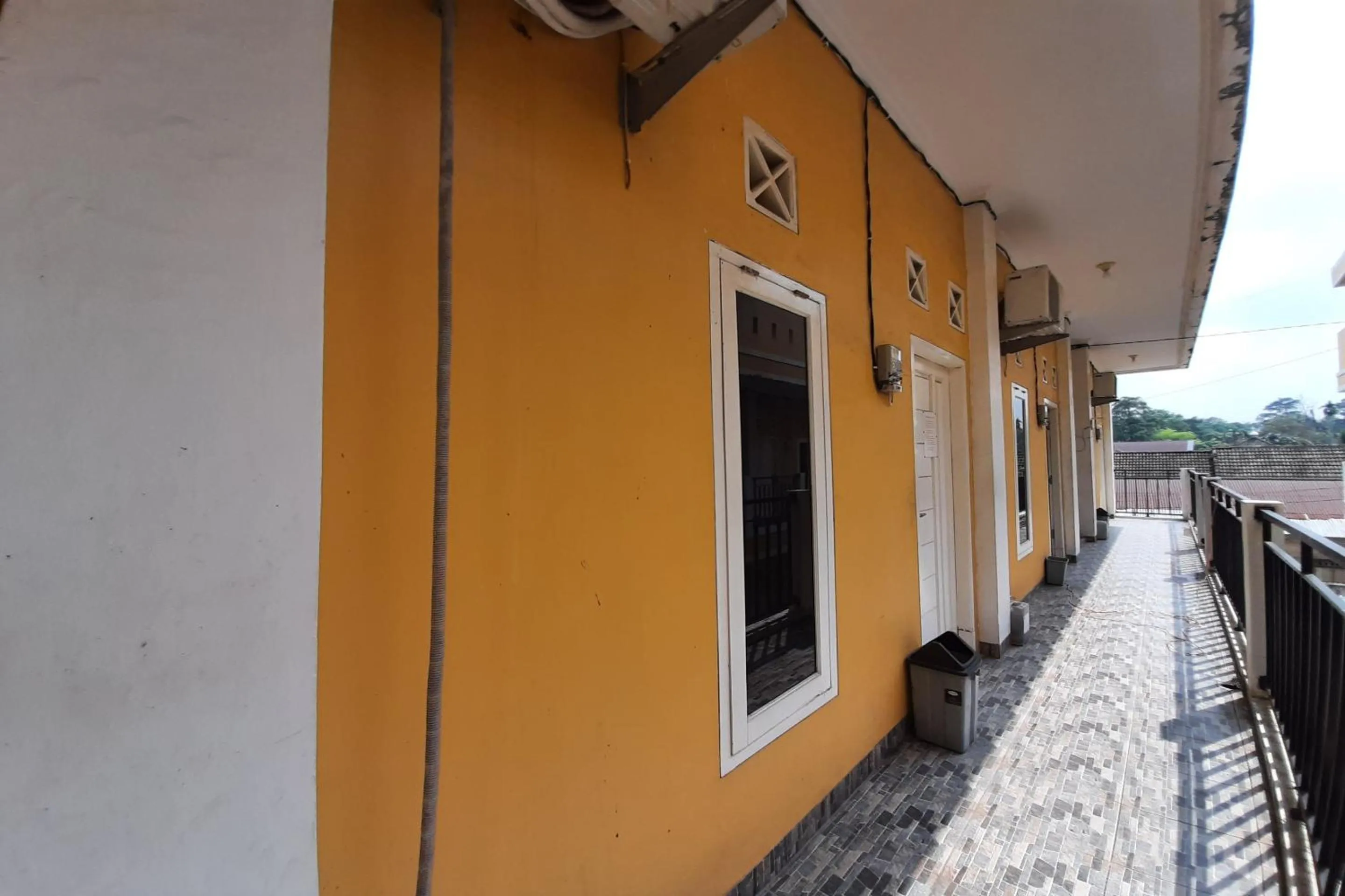 Lobby or reception in OYO Life Afny Kost 1