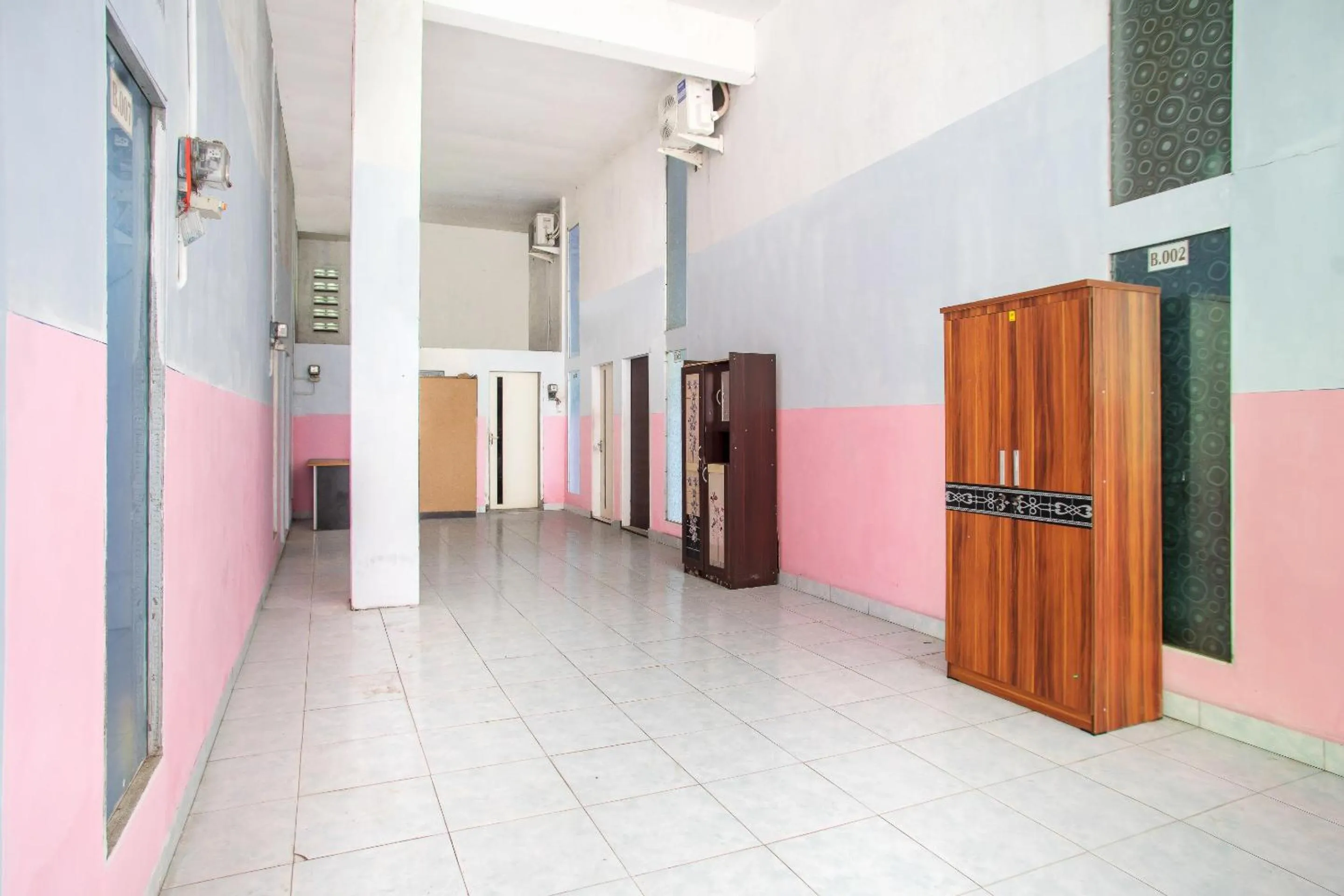 Lobby or reception in Hotel O Ibma Smart Syariah