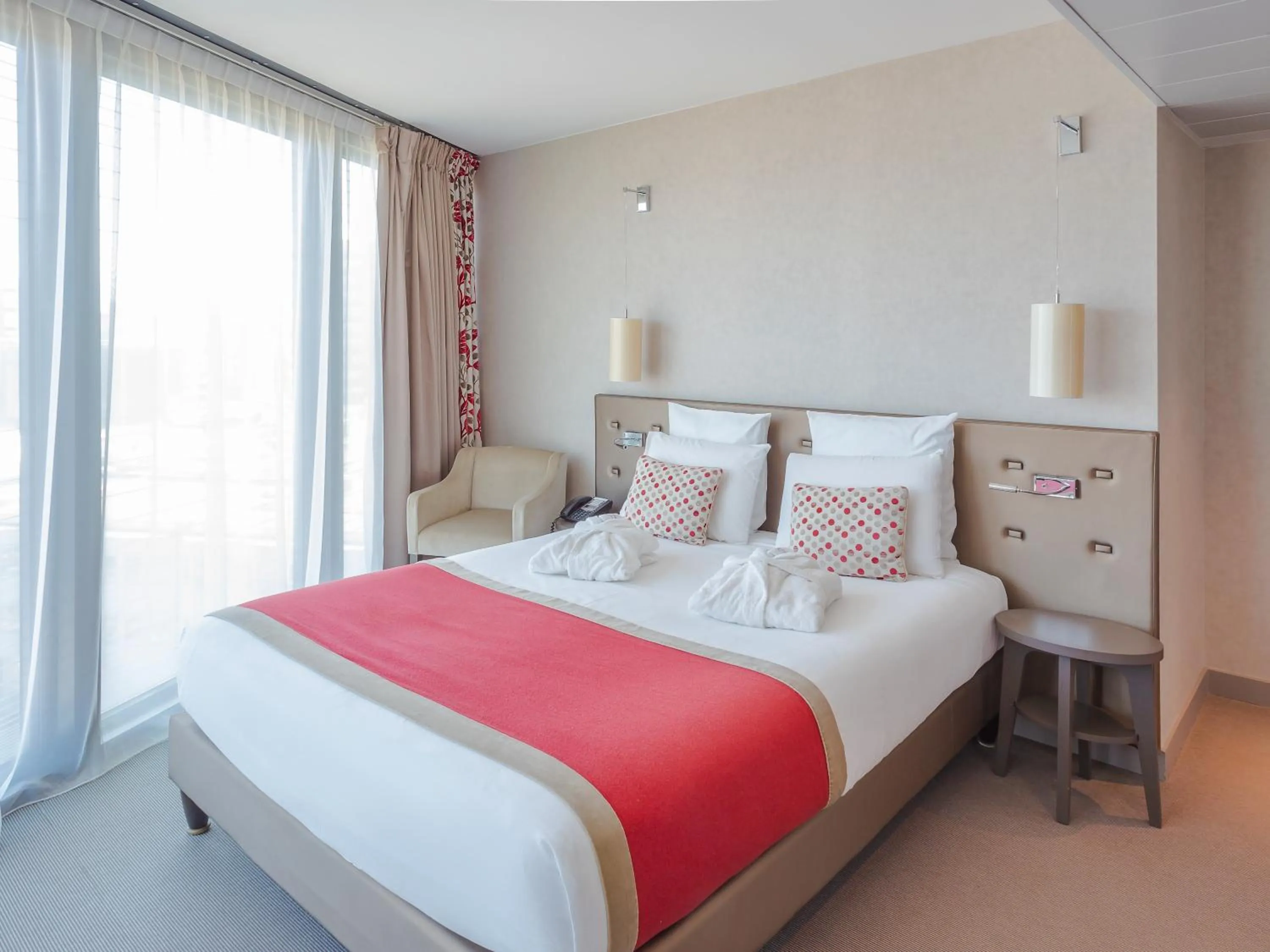 Bed in Mercure Clermont Ferrand centre Jaude