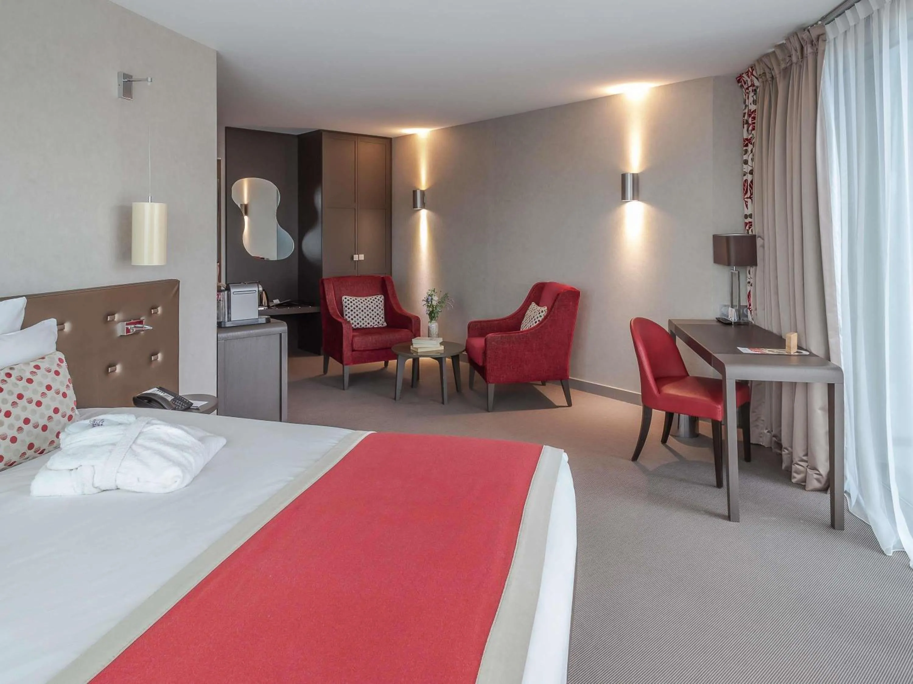 Bedroom, Bed in Mercure Clermont Ferrand centre Jaude