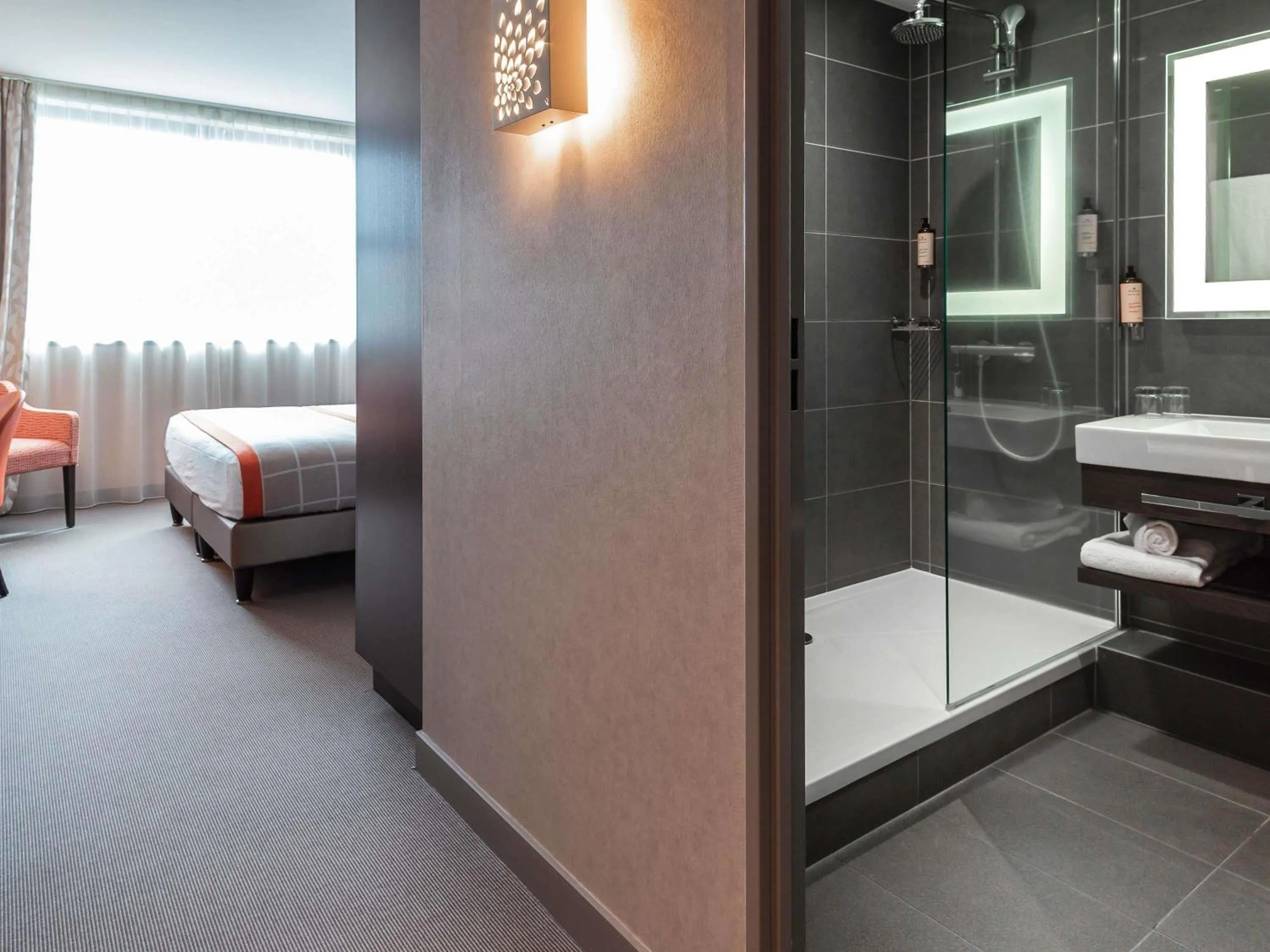 Bedroom, Bed in Mercure Clermont Ferrand centre Jaude