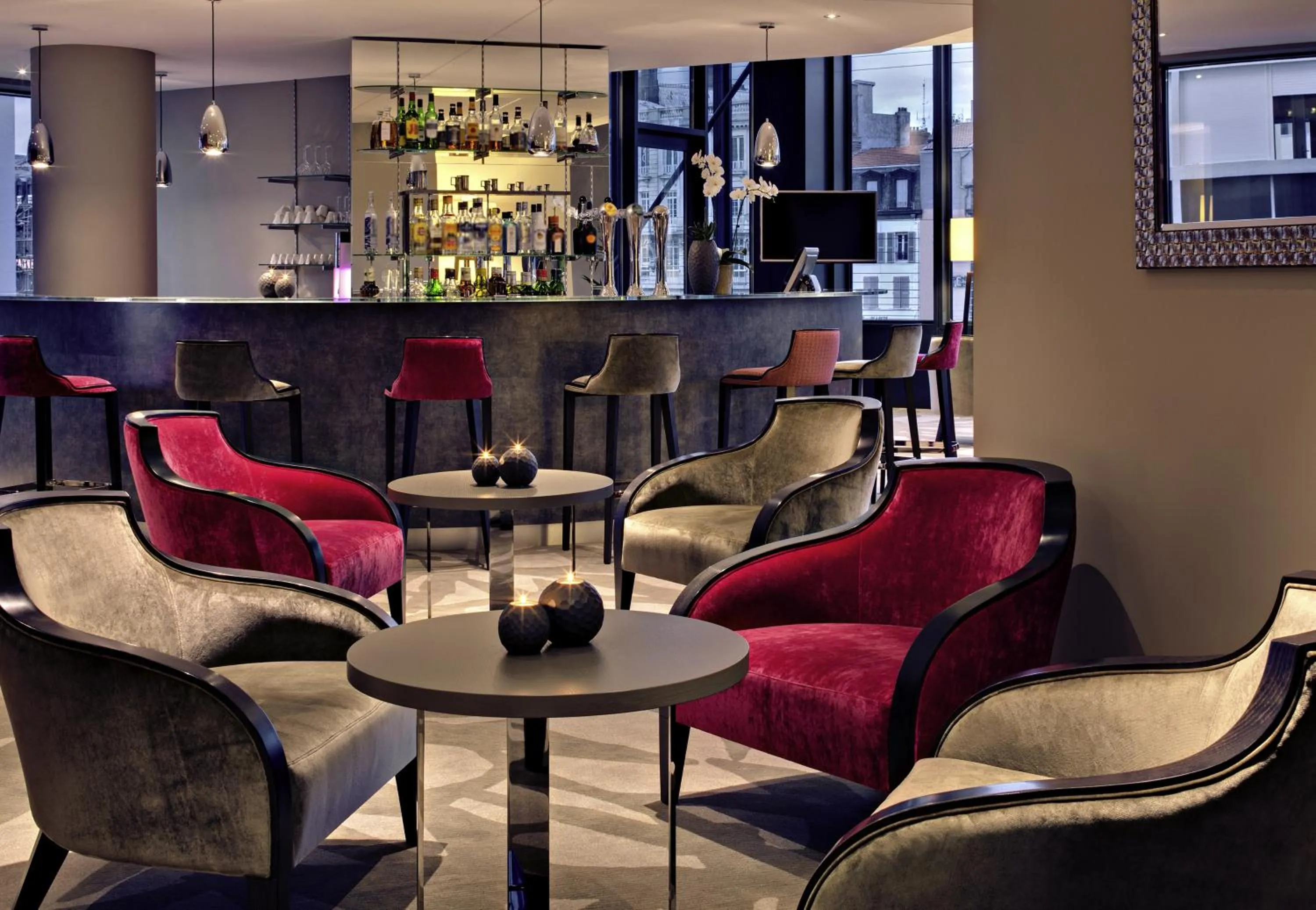 Lounge or bar in Mercure Clermont Ferrand centre Jaude