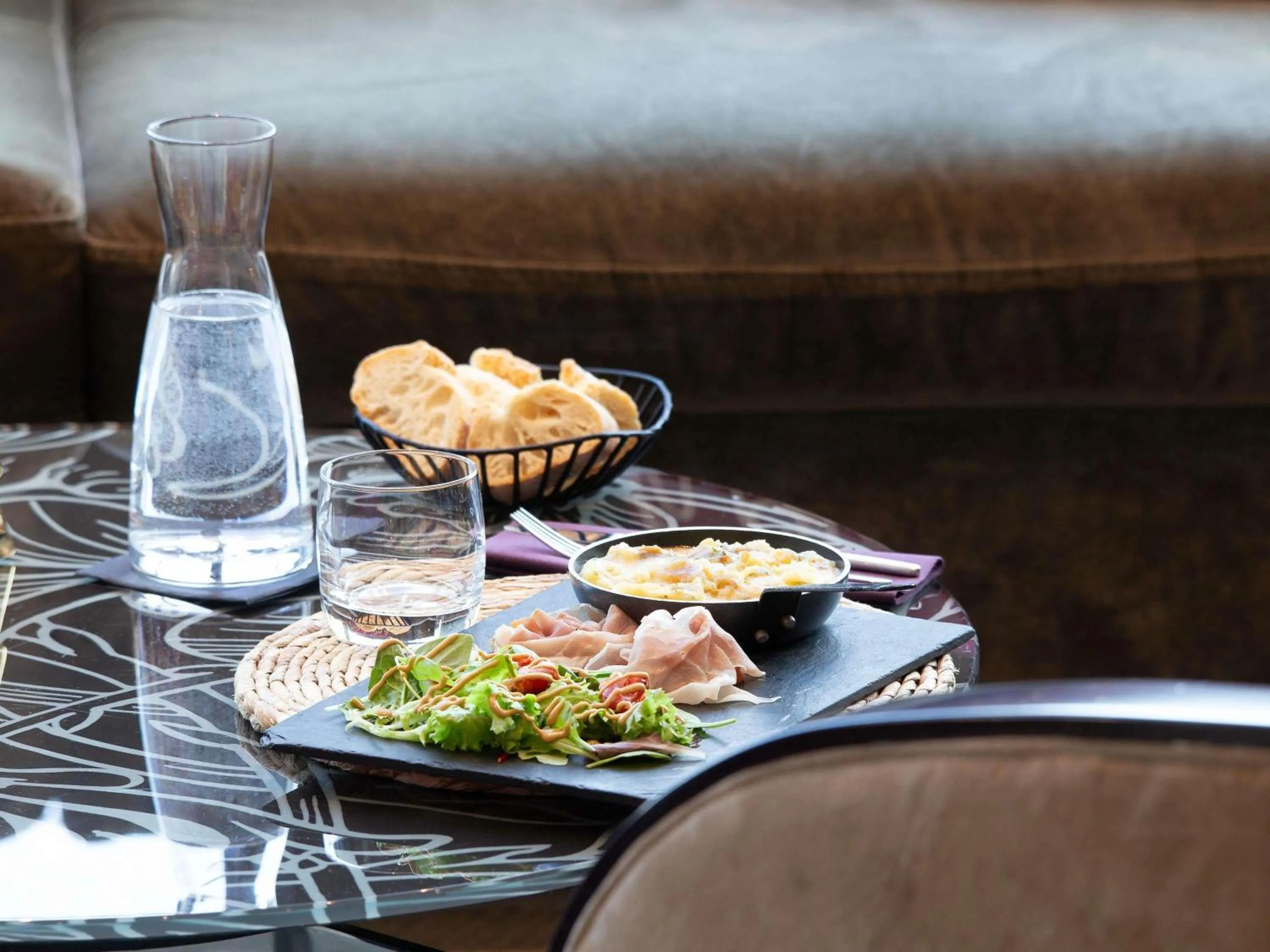 Lounge or bar in Mercure Clermont Ferrand centre Jaude