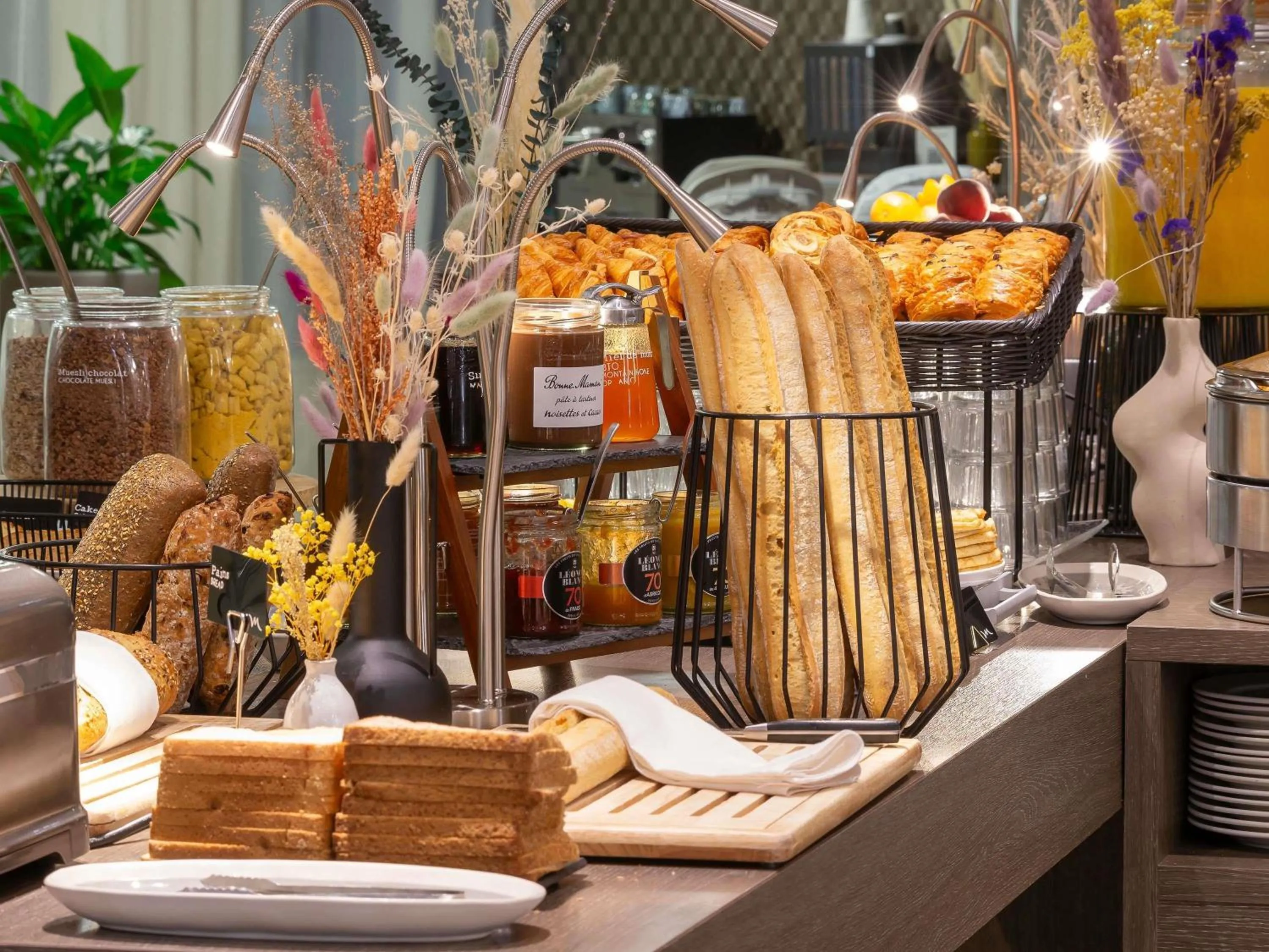 Breakfast in Mercure Clermont Ferrand centre Jaude